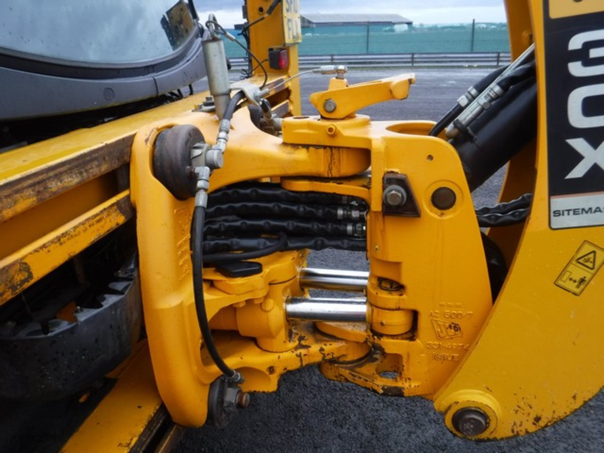 2010 JCB 3CX BACKHOE C/W 1 BUCKET. REG NO SF10 FLX. SN1706751. 5943 HRS (NOT VERIFIED). DOCUMENTS IN - Bild 2 aus 17