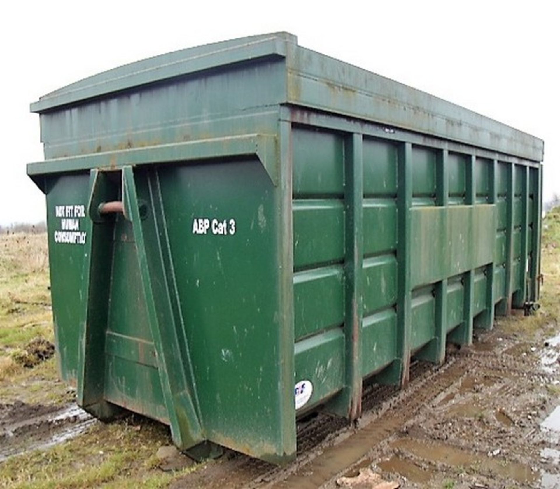 FOOD WASTE SKIP C/W ENCLOSED TOP. MANUFACTURED BY C F BOOTH. SOLD FROM ERROL AUCTION SITE. VIEWING A