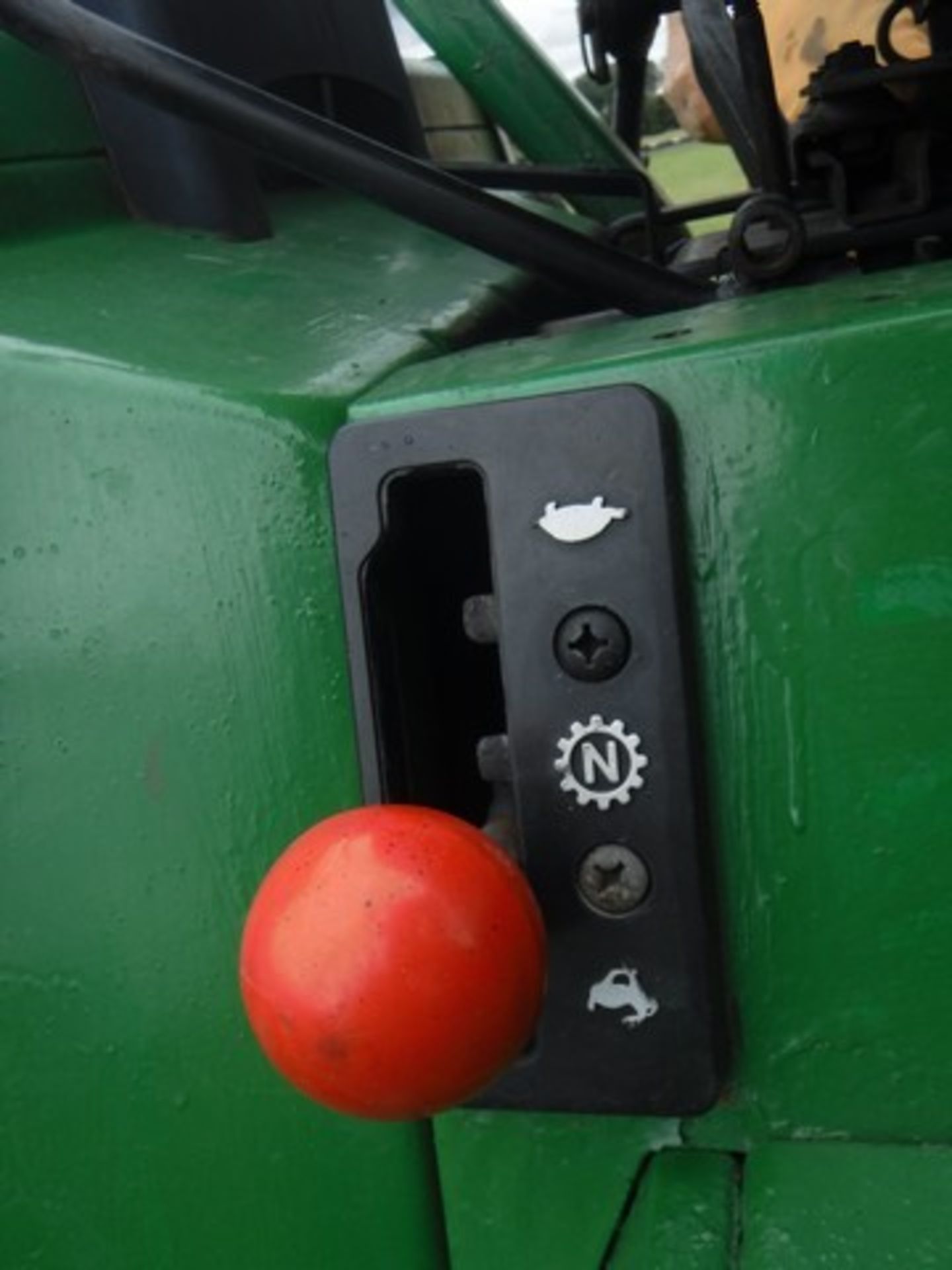 JOHN DEERE 4 x 4 Tractor 755. Reg - H97FBJ. 1003hrs (not verified) - Image 5 of 15