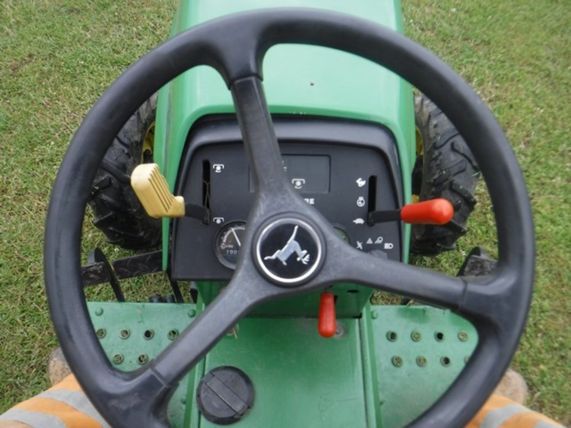 JOHN DEERE 4 x 4 Tractor 755. Reg - H97FBJ. 1003hrs (not verified) - Image 6 of 15