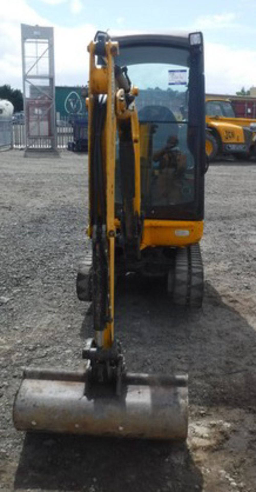 2010 JCB 80818 mini excavator c/w 1 bucket s/n 1543924. 2156hrs (not verified) - Image 6 of 13