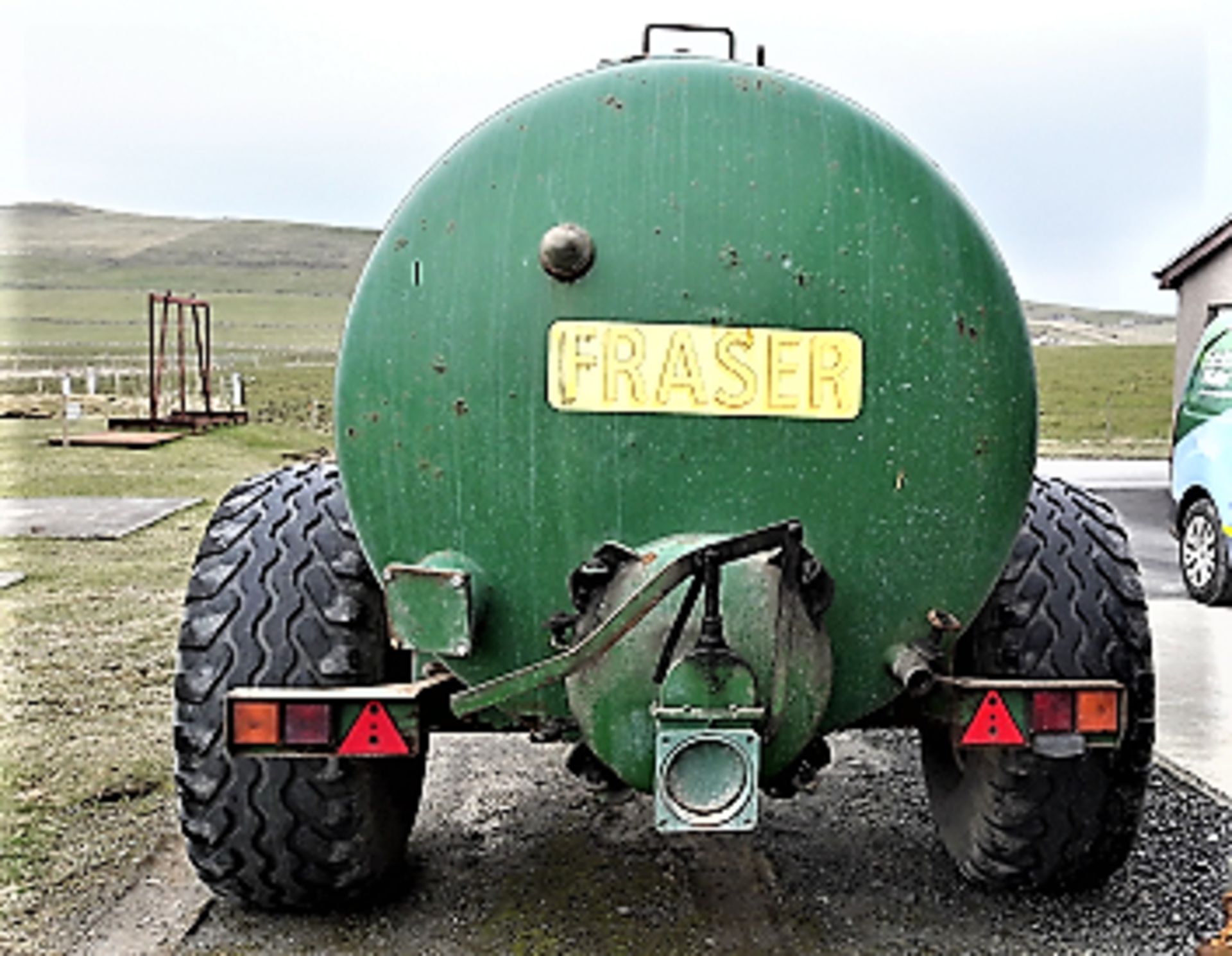 1994 FRASER SB7000 slurry tanker s/n1484. Sold from Errol auction site. Viewing and uplift from West - Image 2 of 5