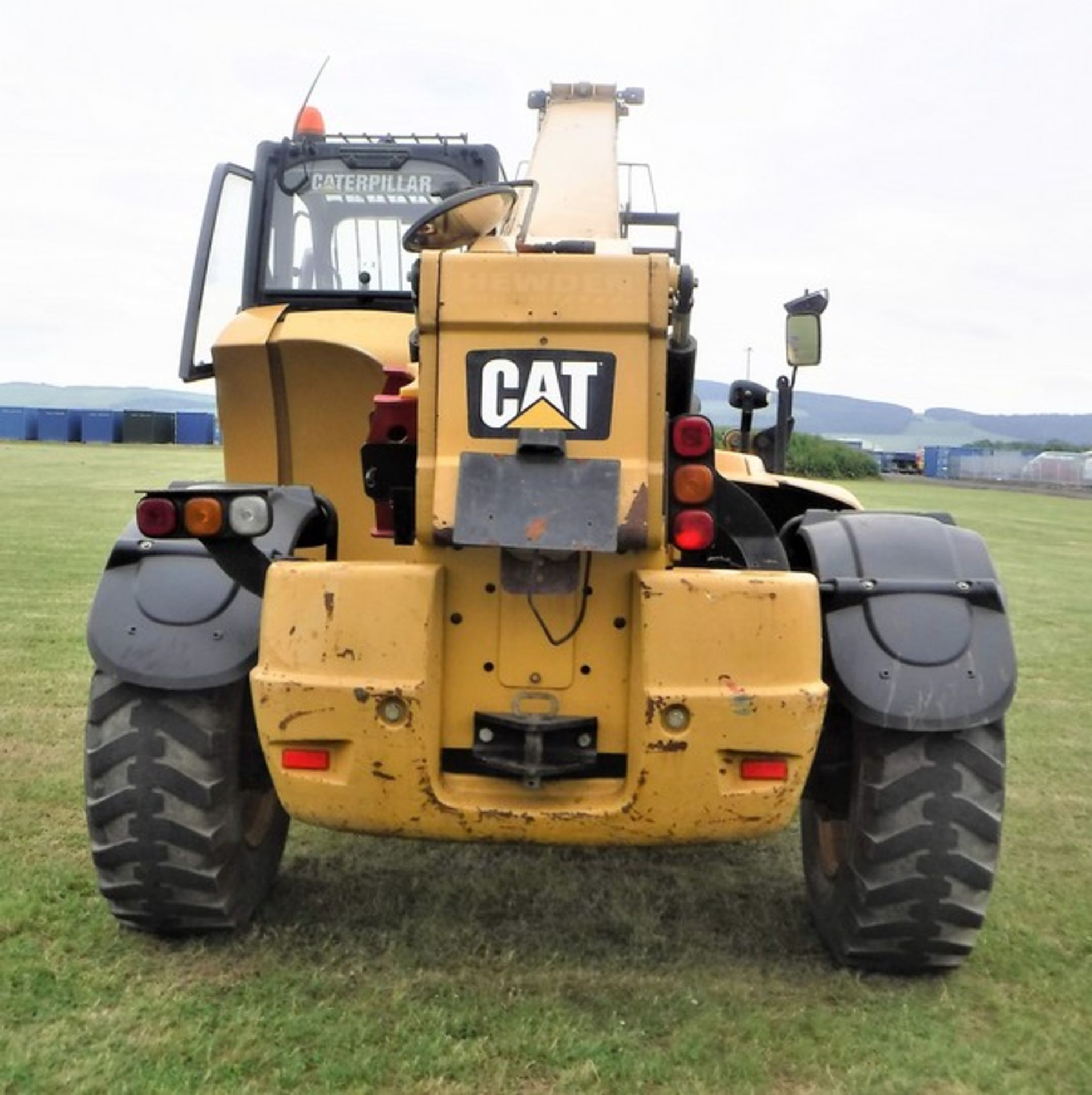 2007 CATERPILLAR TH360B telehandler s/n YC5000000TBH00675. 5868hrs (not verfied). CE marked. - Bild 13 aus 16