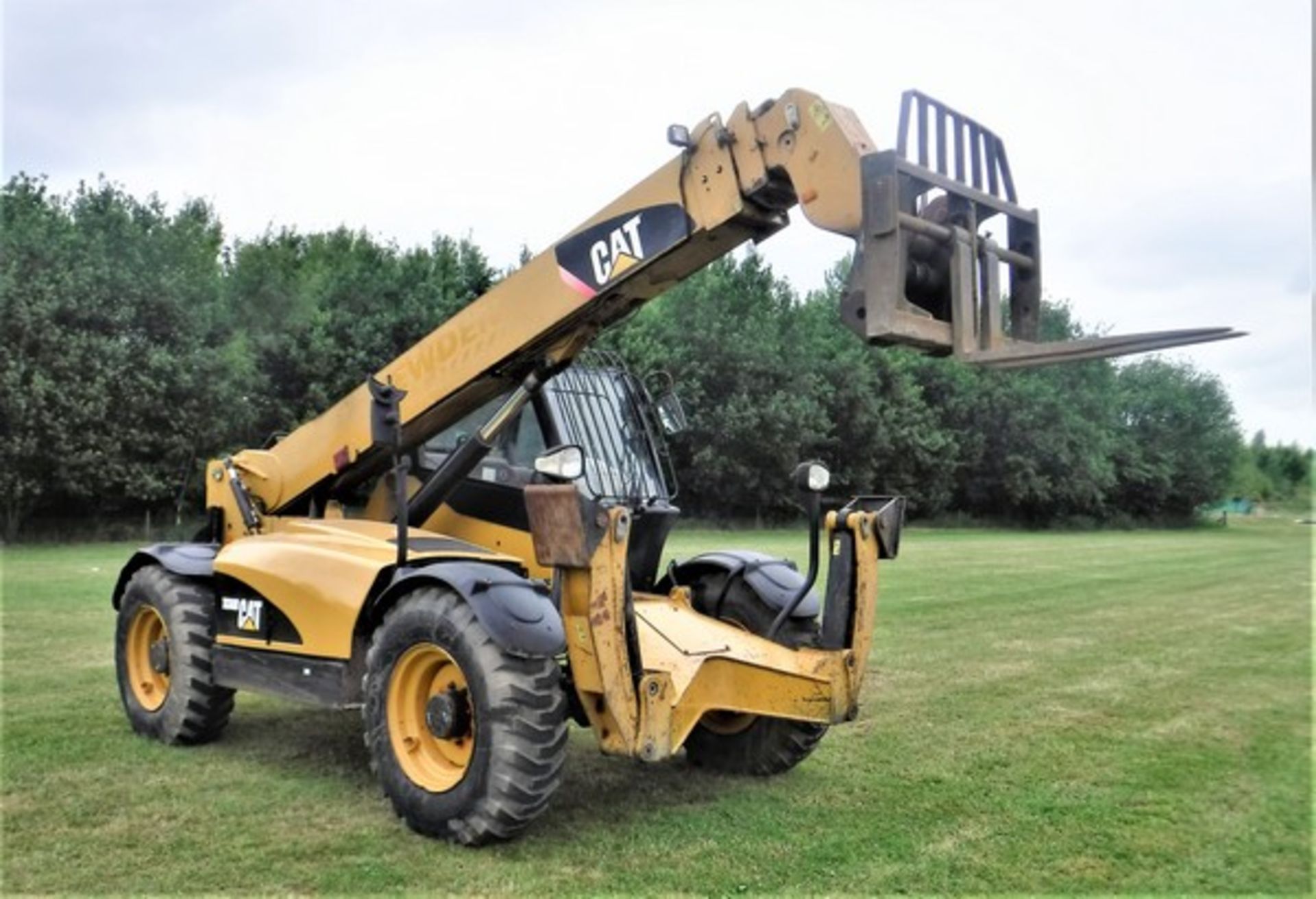 2007 CATERPILLAR TH360B telehandler s/n YC5000000TBH00675. 5868hrs (not verfied). CE marked.