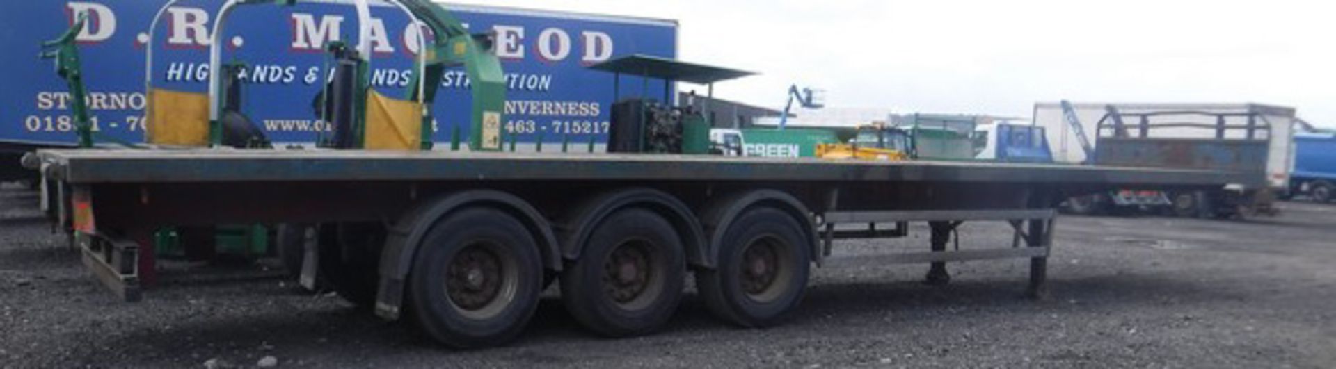 2005 MONTRACON flatbed trailer 3 axle on air suspension. MOT November 2018. Registration no. C201558 - Image 2 of 7