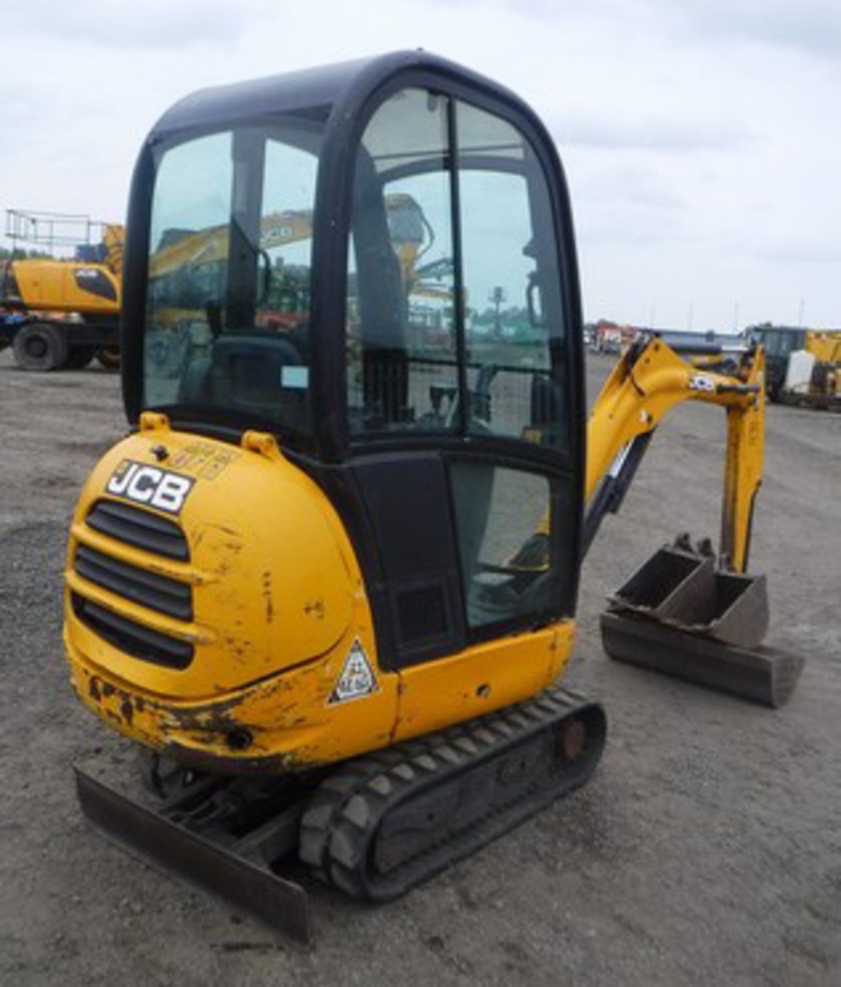 2011 JCB 80814 CTS c/w 3 buckets s/n JCB80814A01627300. 2891hrs (not verified) - Image 11 of 15