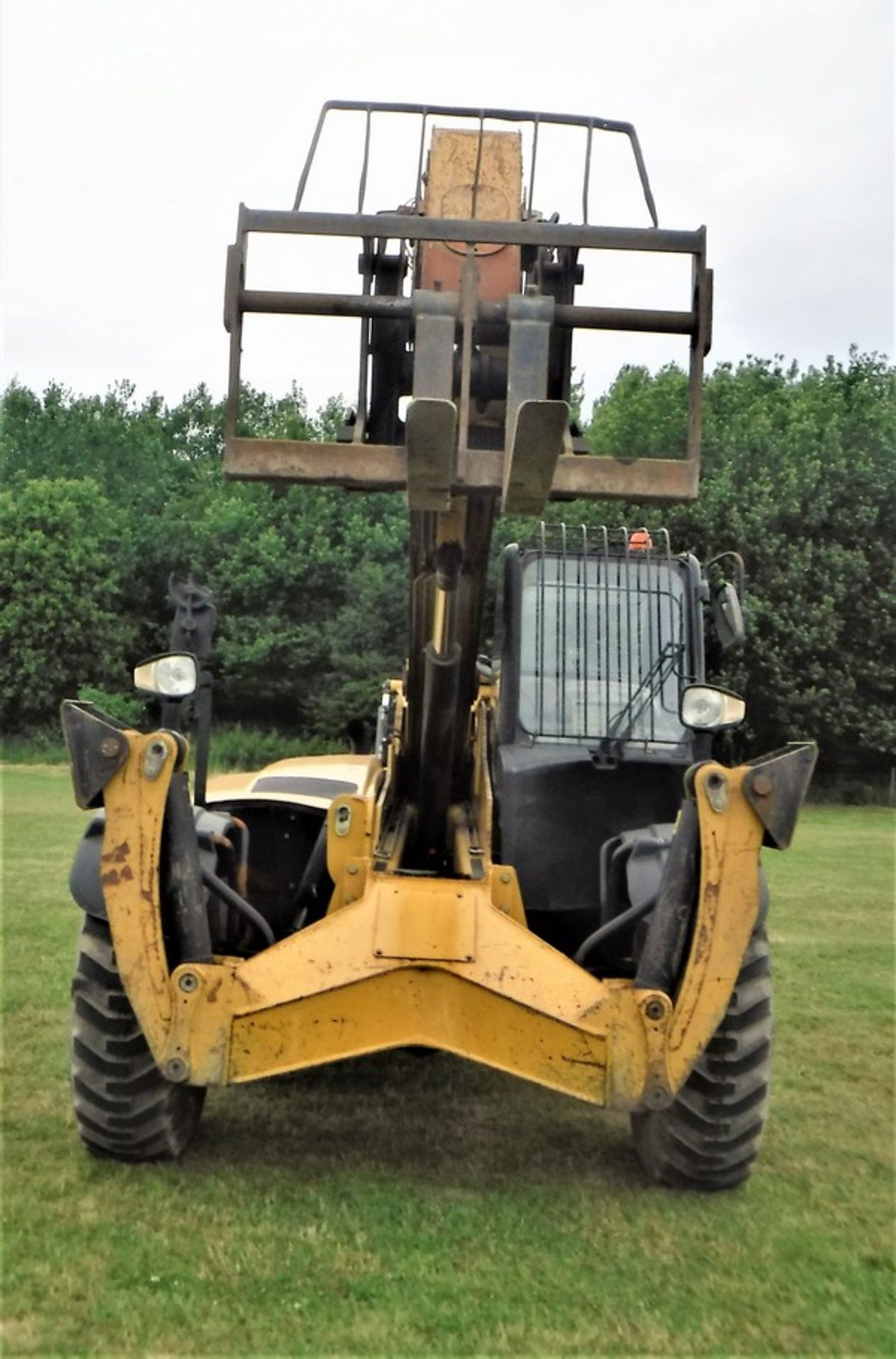 2007 CATERPILLAR TH360B telehandler s/n YC5000000TBH00675. 5868hrs (not verfied). CE marked. - Image 10 of 16