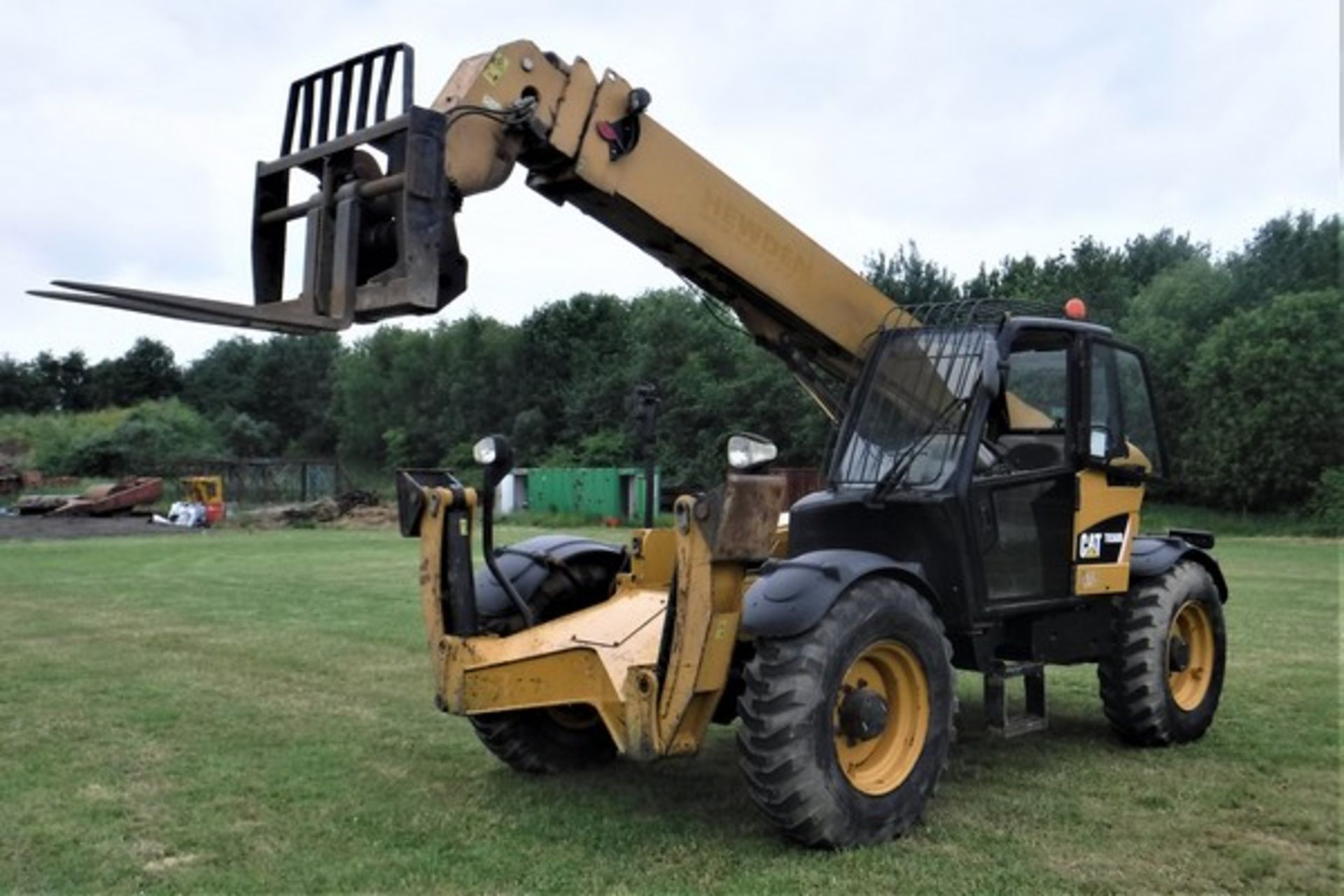 2007 CATERPILLAR TH360B telehandler s/n YC5000000TBH00675. 5868hrs (not verfied). CE marked. - Bild 9 aus 16