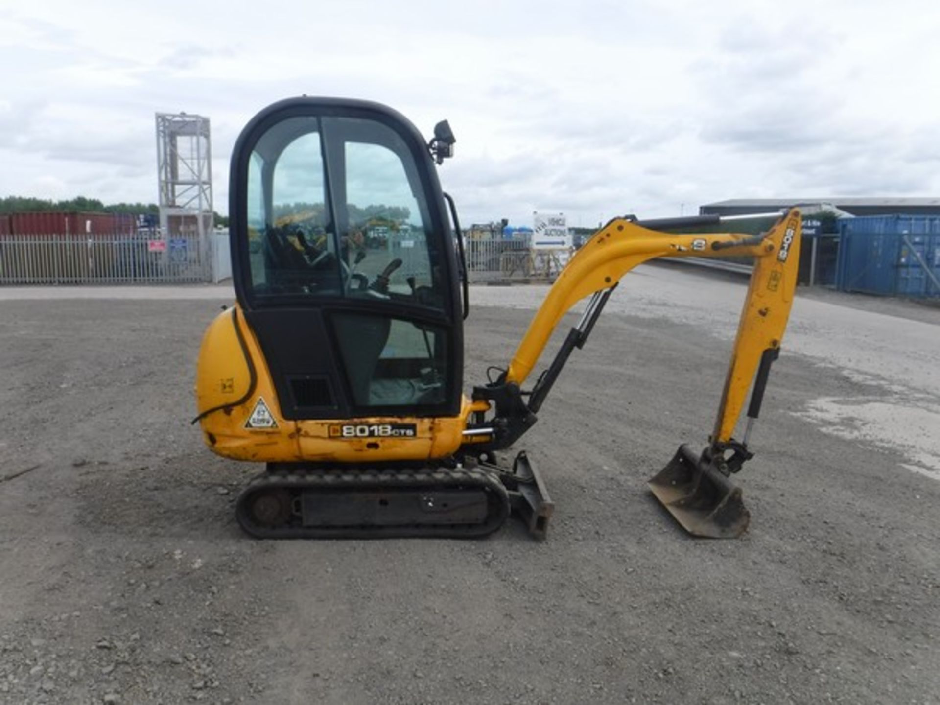 2010 JCB 80818 CTS c/w 1 bucket s/n JCB08018C01543924. 2166hrs (not verified). - Image 11 of 16