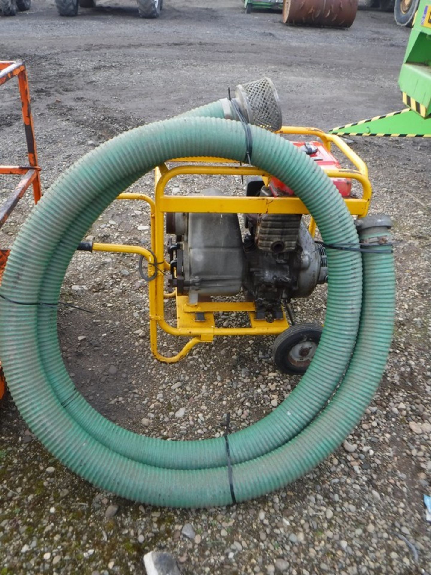 WATER PUMP 4" with diesel honda engine. C/W intake hose - Image 2 of 4