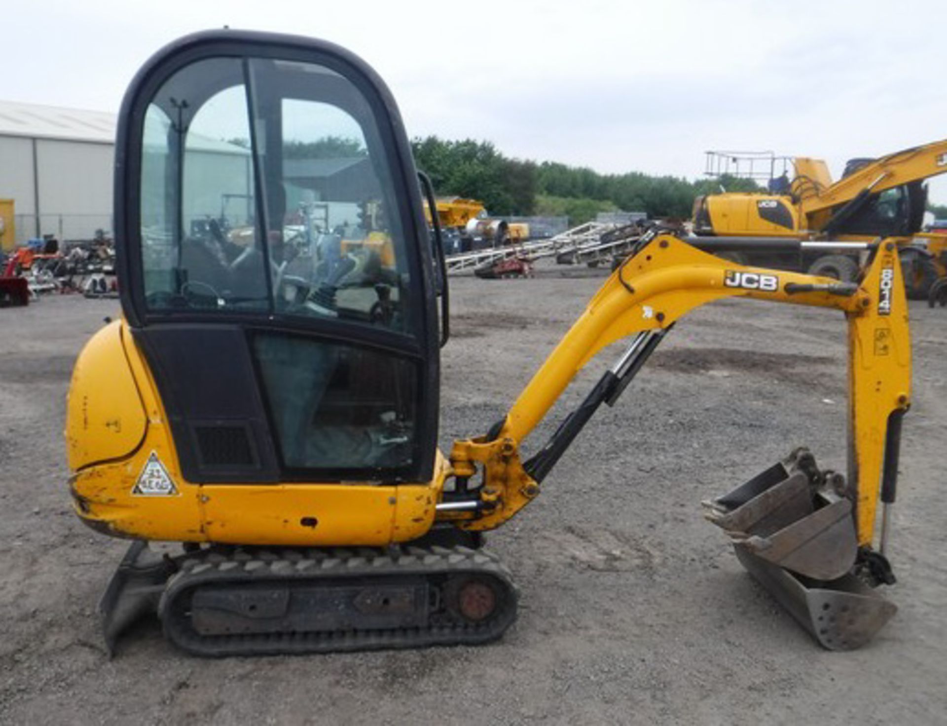 2011 JCB 80814 CTS c/w 3 buckets s/n JCB80814A01627300. 2891hrs (not verified) - Image 10 of 15