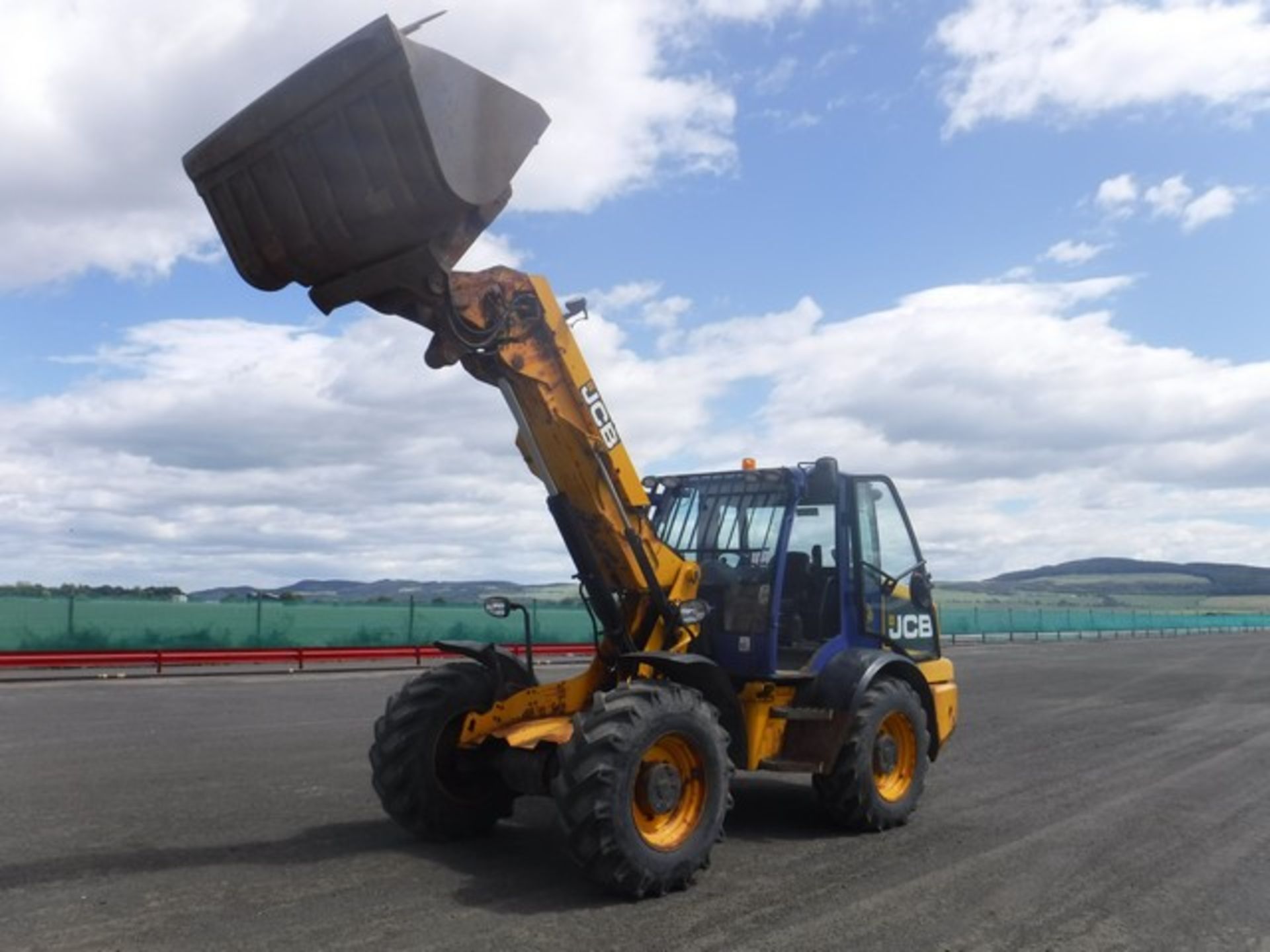 2011 JCB TM3105. Reg - SP61DWX. S/N - 1782033. 2690hrs (not verified)