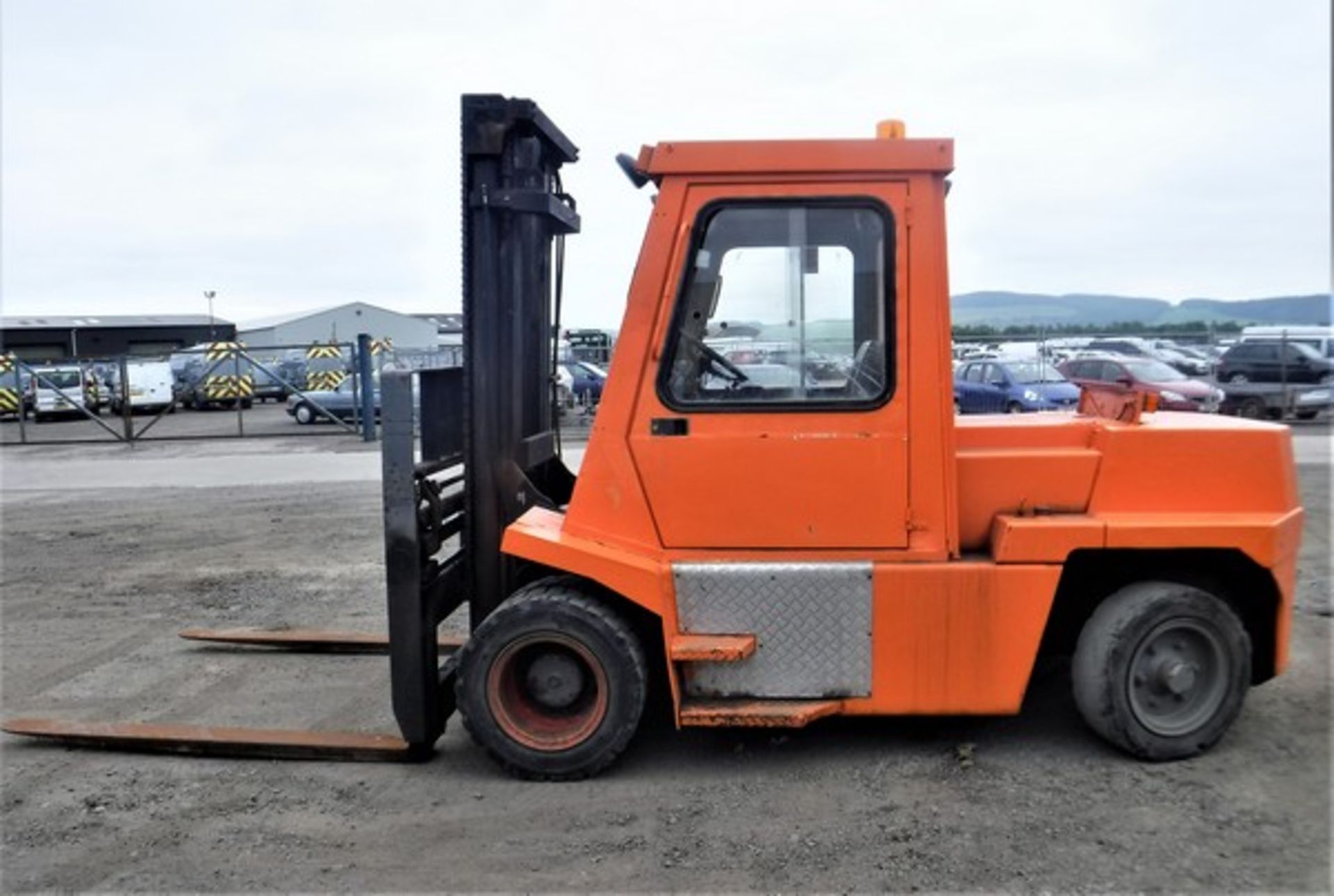 FIAT 8T FORKLIFT s/n 9449820 3665hrs (not verified). Reg No 454 MSA