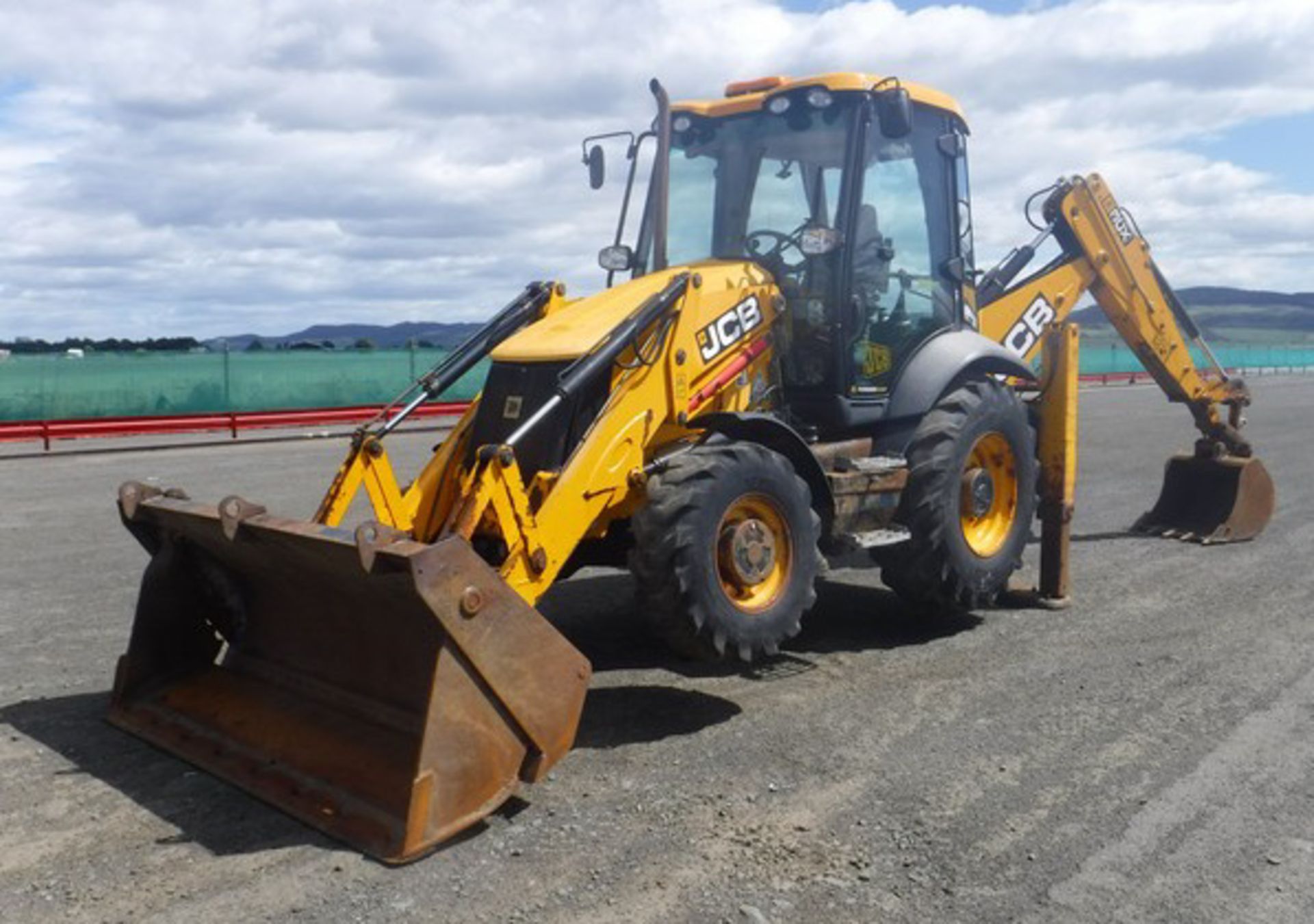 2013 JCB 3CX. Reg - SN62GXO. S/N JCB3CX4TJ02108387. 4924hrs (not verified)