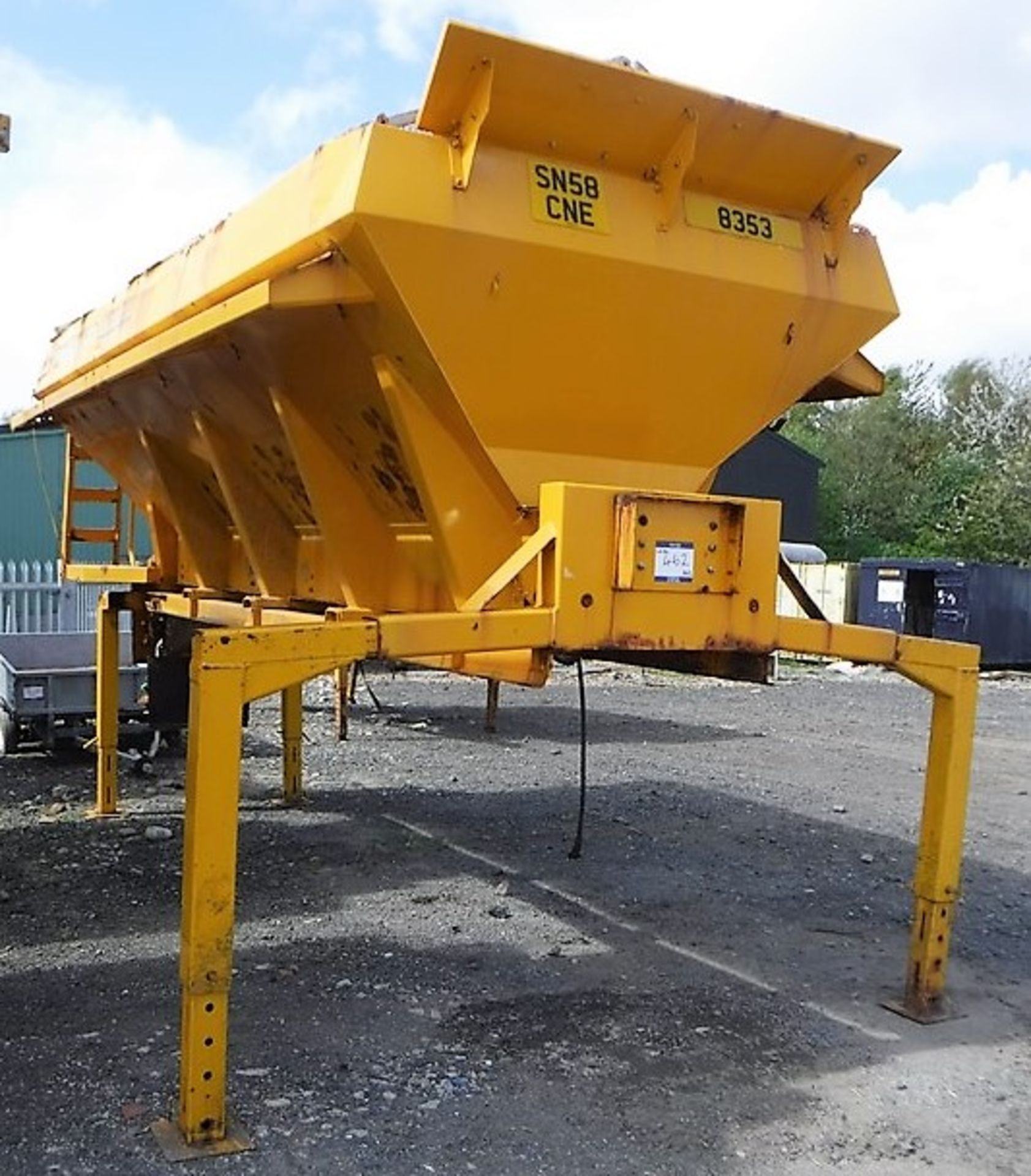 2008 ECON WZCOHJ59 - 9 cu.m QCB demountable gritter body. S/N 38066