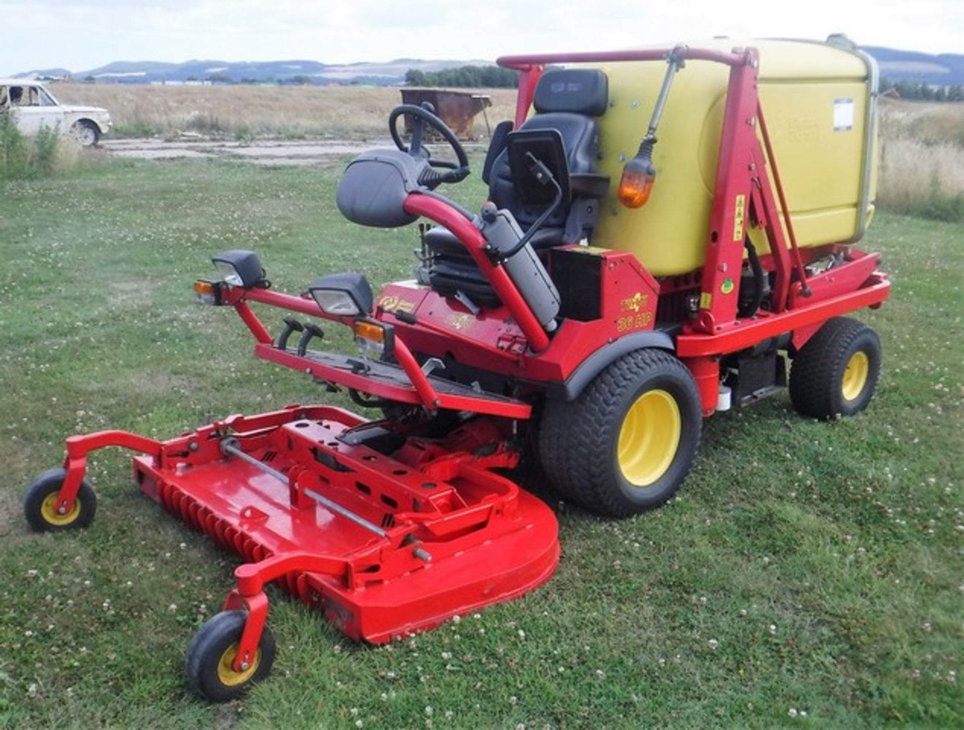 GIANNI FERRARI turbo 4 cut & collect mower.1661 hrs (not verified). Reg - SP09CVG. S/N 1A54059. Oper