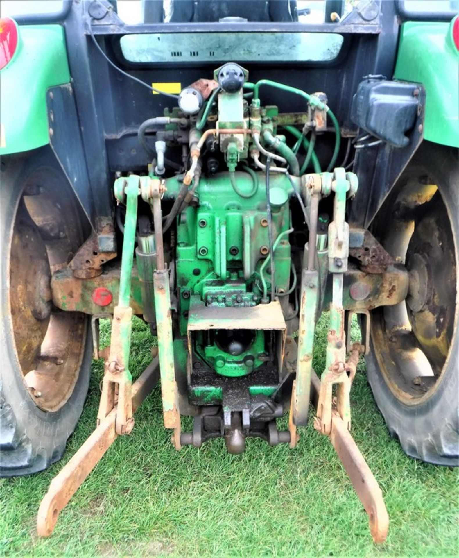 2004 JOHN DEERE 5720 c/w Quicke Q940 loader & bucket. Tractor VIN - L05720E434442. Reg No SY54 CDN 2 - Image 13 of 14