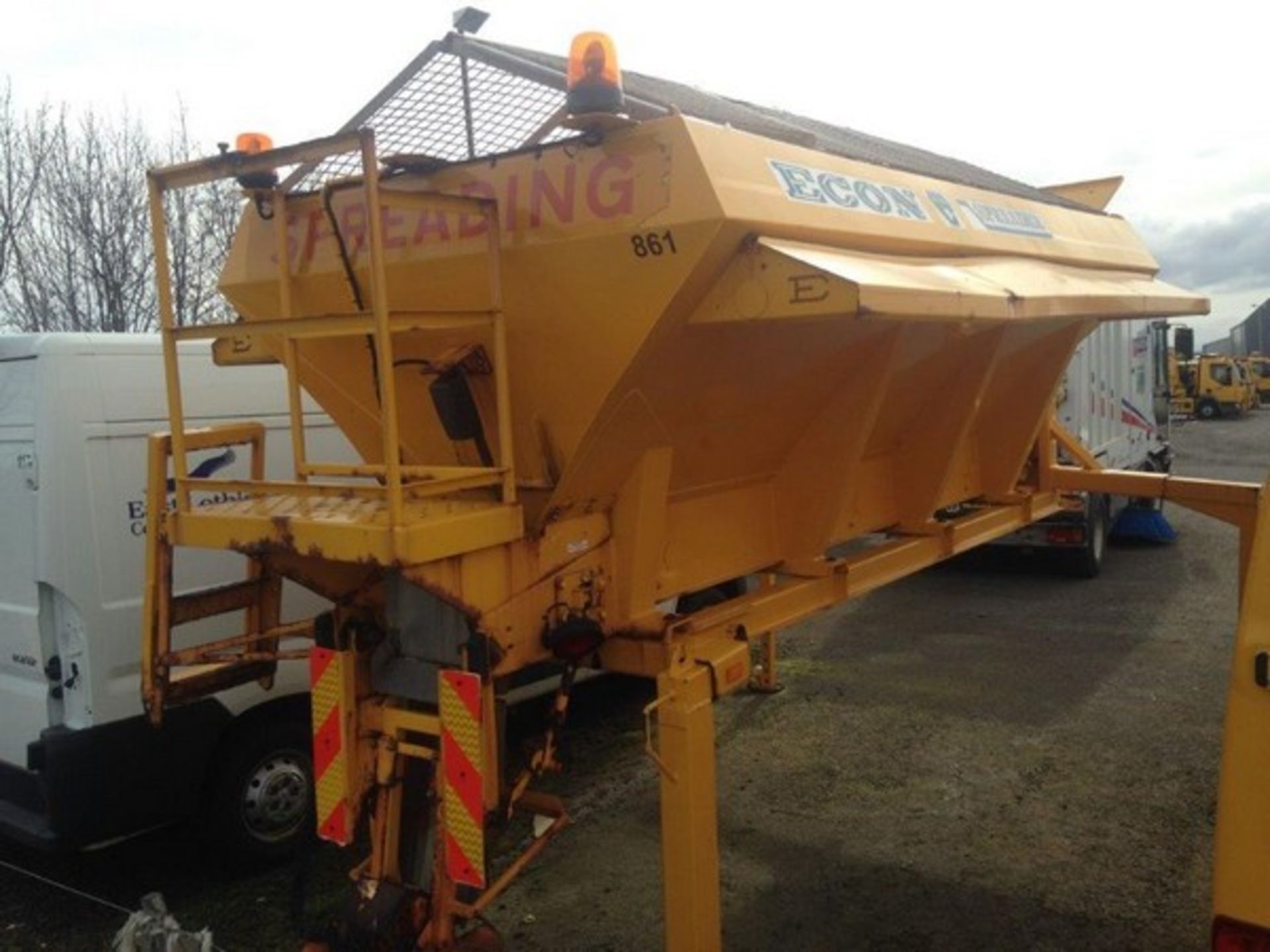 2004 ECON WZCQHJ46 body gritter s/n 37770 Reg No SN58 CVH (861) **To be sold from Errol auction s - Image 7 of 12