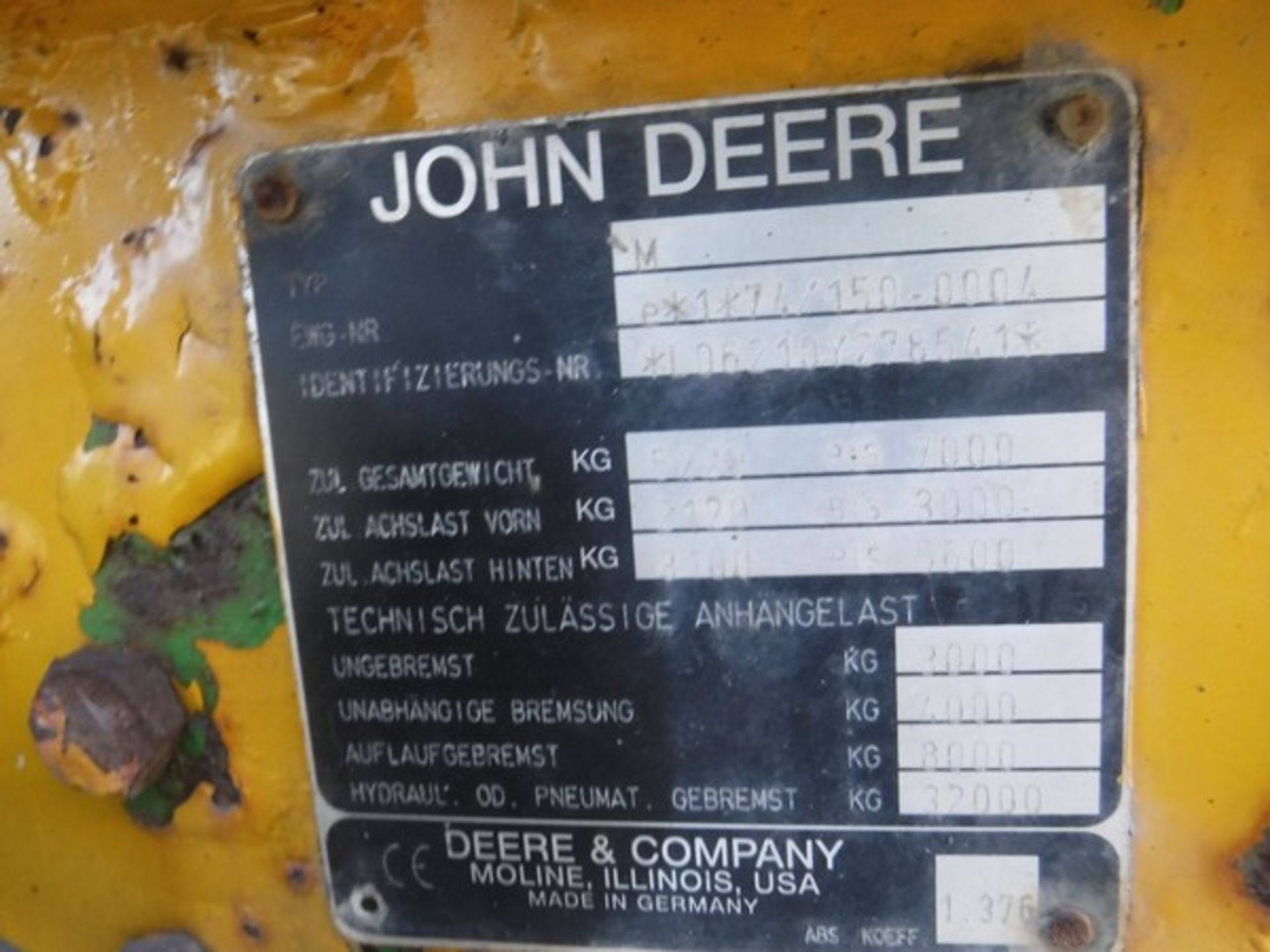 2000 JOHN DEERE 6210 tractor. Reg No W64 RKS s/n 106210Y278541. Hrs not known. Engine starting issu - Image 16 of 35