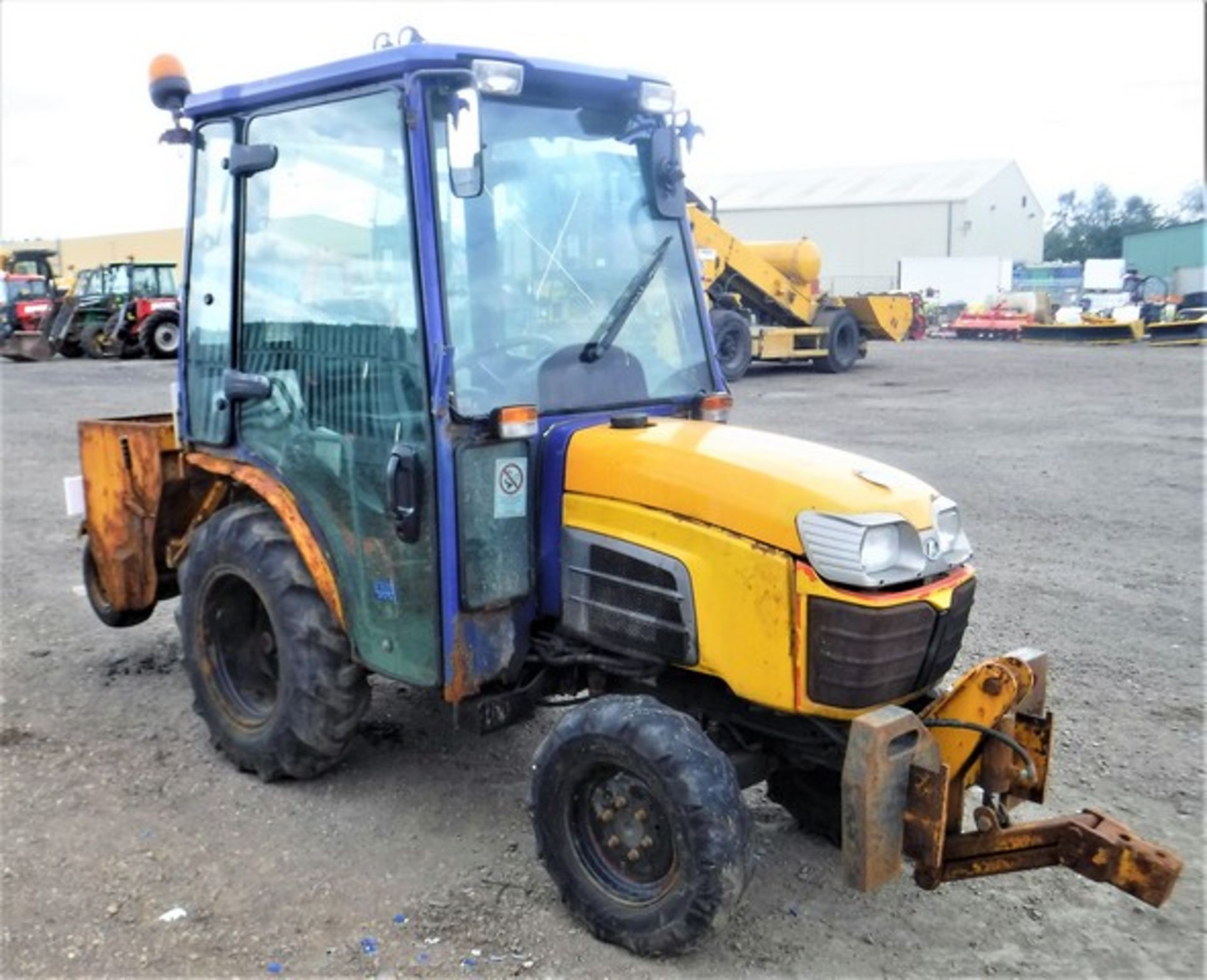 KUBOTA B5 Mini tractor. C/W mounted wheel driven salt spreader. Reg No SN58 EVF s/n 30729. 503hrs (n - Image 9 of 15