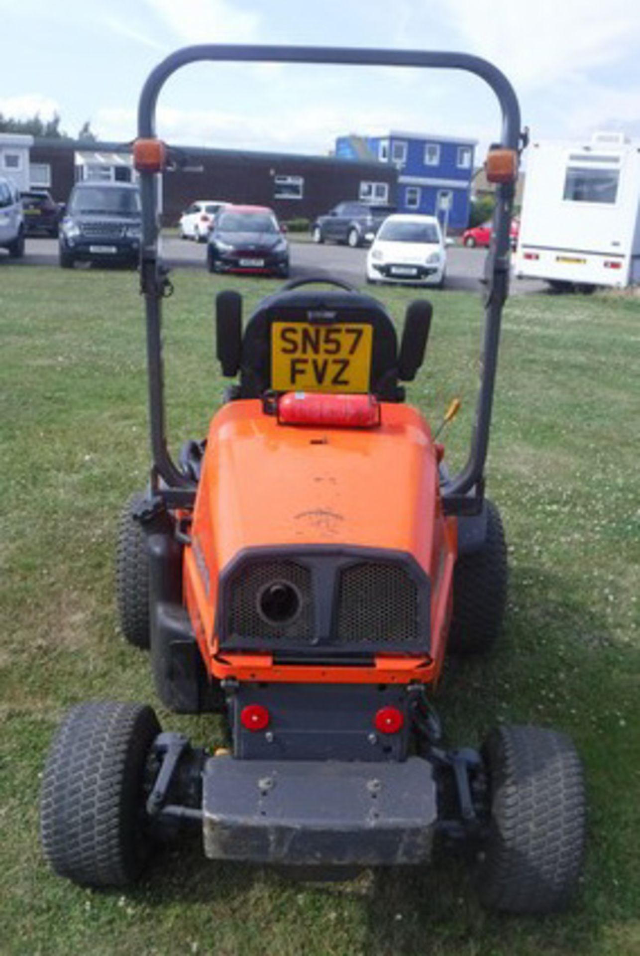 2007 KUBOTA F2880 ride on mower. S/N F2880EC c/w out front cutting deck. 3496 hrs (not verified) - Image 10 of 13