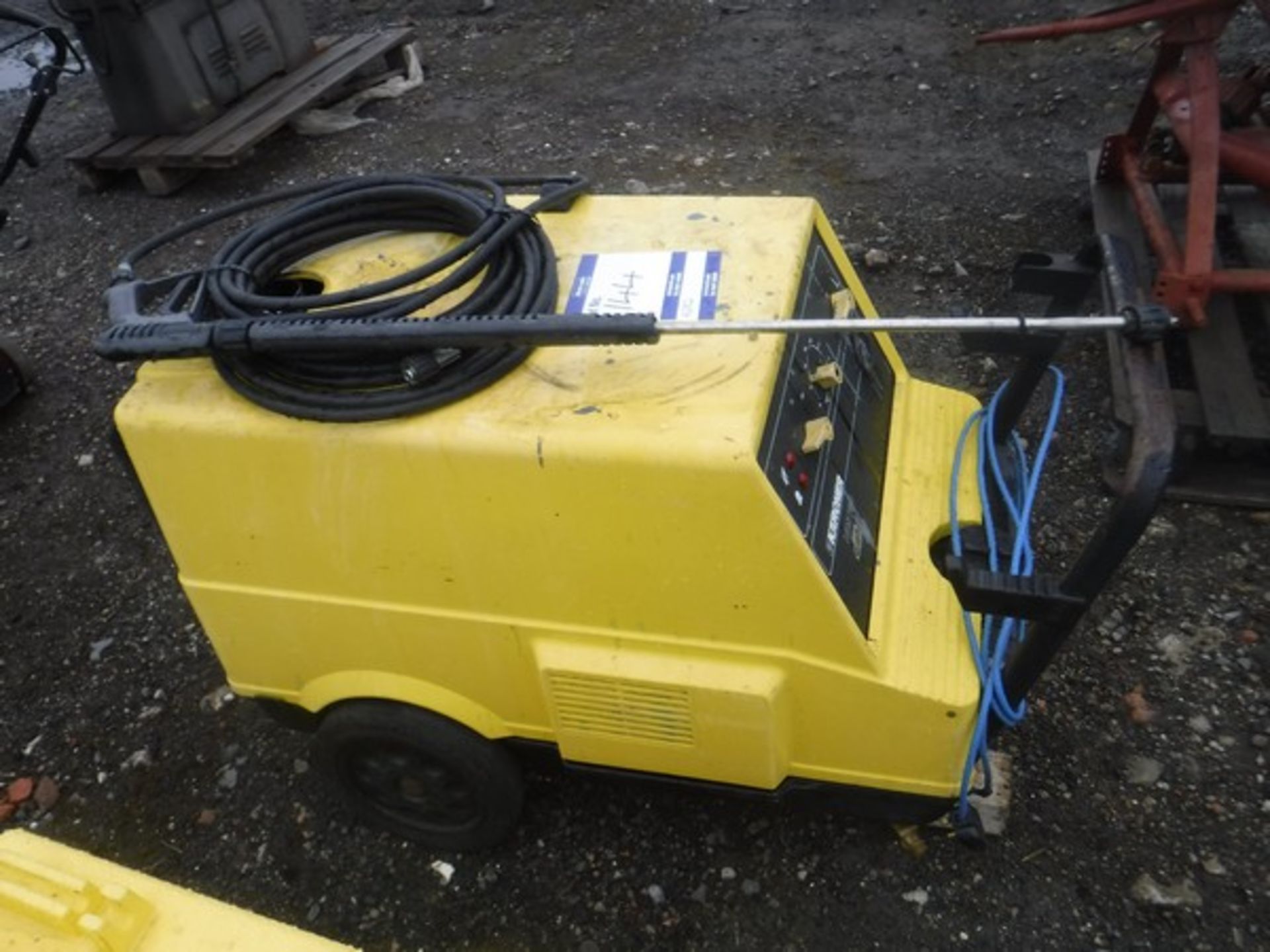 KARCHER HDS 755 hot water washer