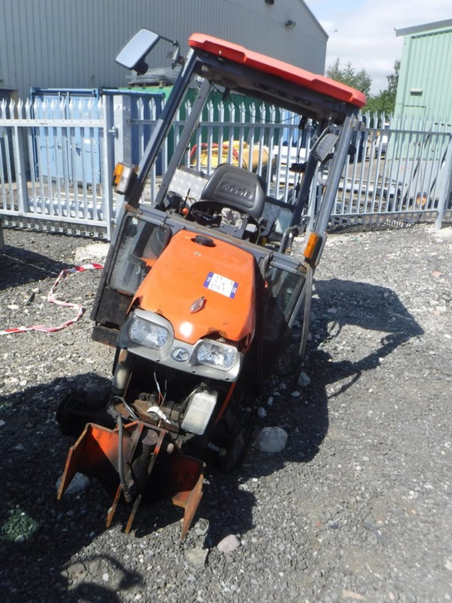 2007 KUBOTA Mini tractor. S/N B2230HD80193. Reg - DN57 HFV. 859hrs (not verified). Non-runner. For s - Image 4 of 16