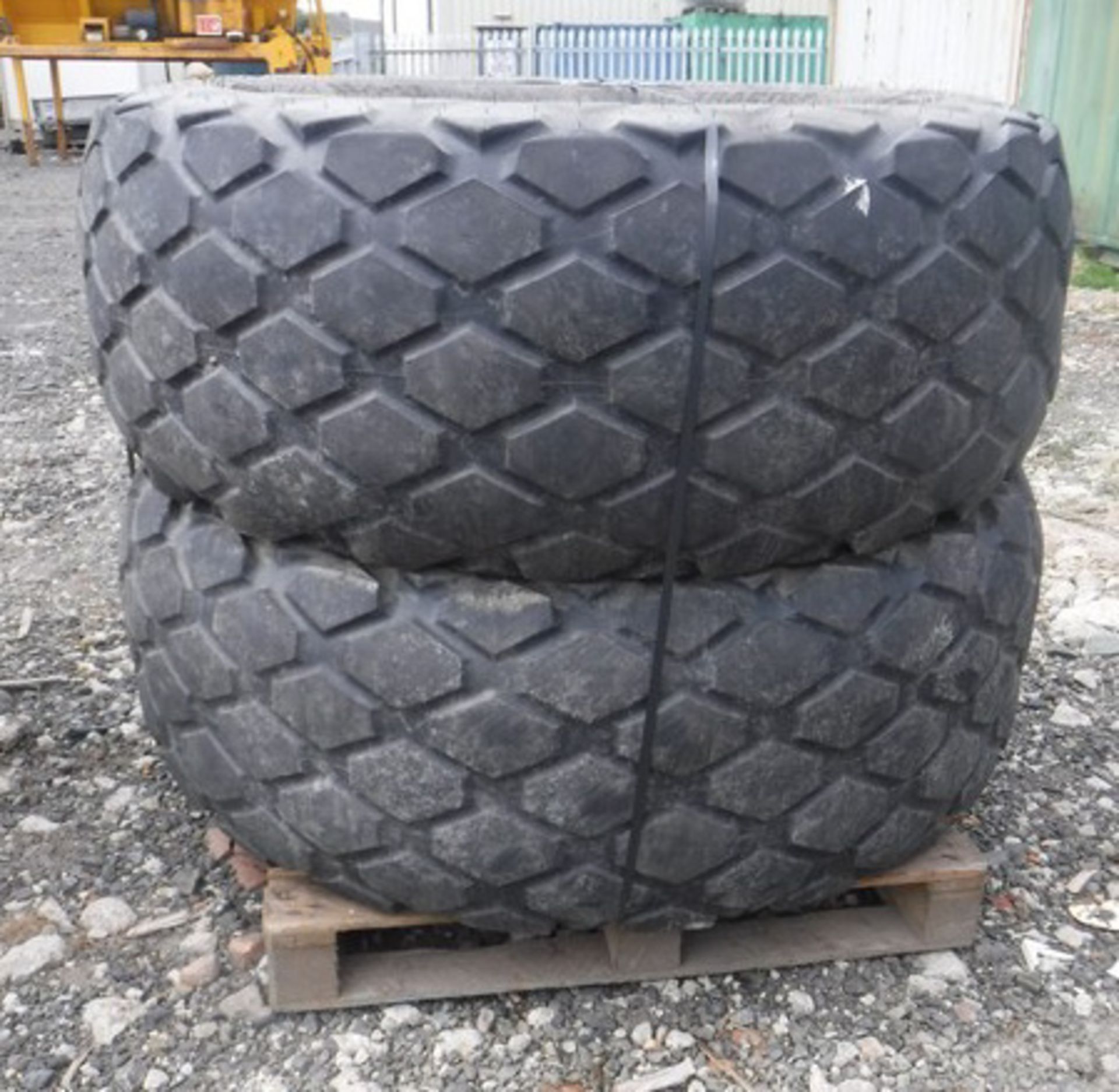 ALLIANCE ND tractor tyres. 23.1/26. Turf floatation part worn - Image 2 of 4