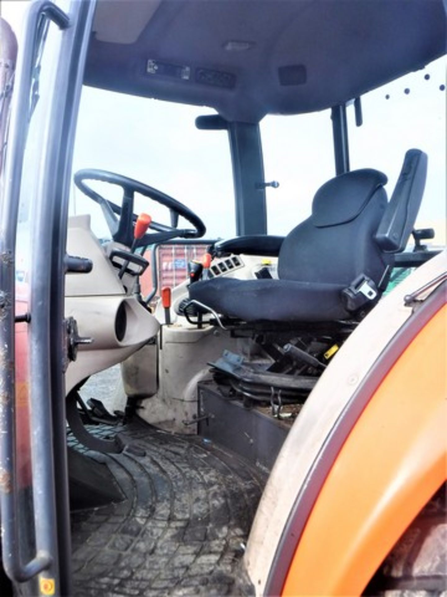 2009 KUBOTA M8540. Reg - SN09EJC. S/N - M854080134. 6838hrs (verified). C/W 2008 Kubota front loader - Image 3 of 19