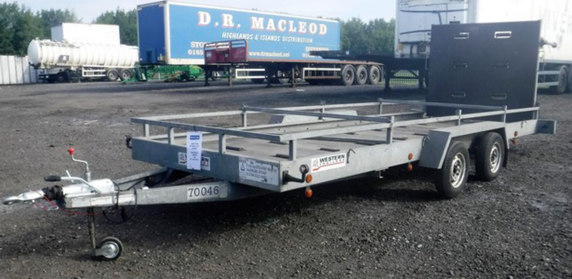 1999 WESTERN TRAILERS 18' x 6' twin axle trailer c/w 5' ramp. Max gross weight 2000kg. VIN - SEWTTRT