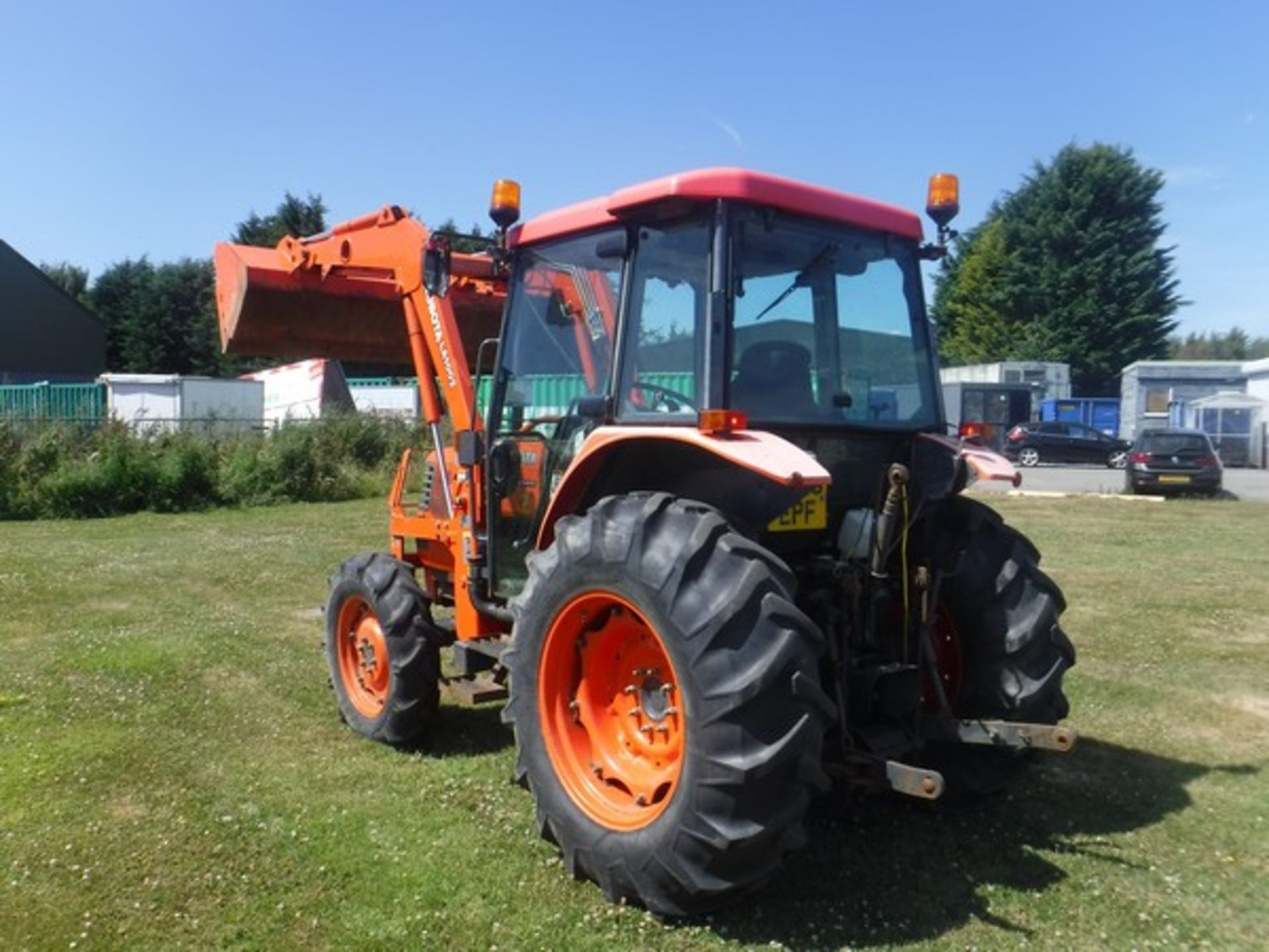 2008 KUBOTA ME5700 DTC tractor c/w Kubota LA1002 57c loader. Reg No SP08 EPF s/n 58580 979 hrs (not - Bild 20 aus 21