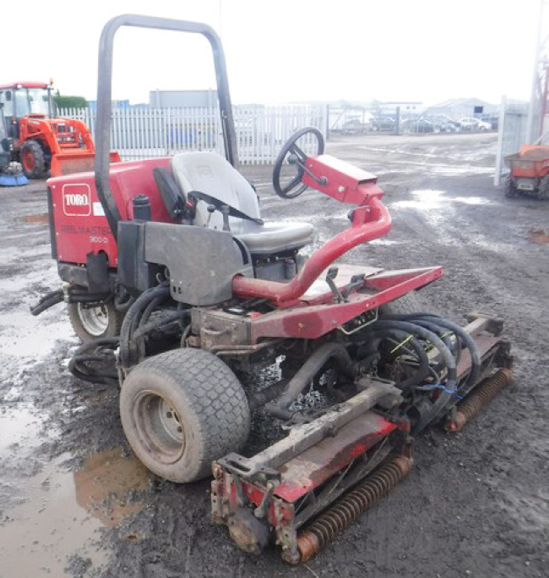 2007 TORO Reelmaster 3100D ride on lawn mower. S/N 03206-270001370. 3086hrs (not verified). Asset - - Bild 7 aus 13