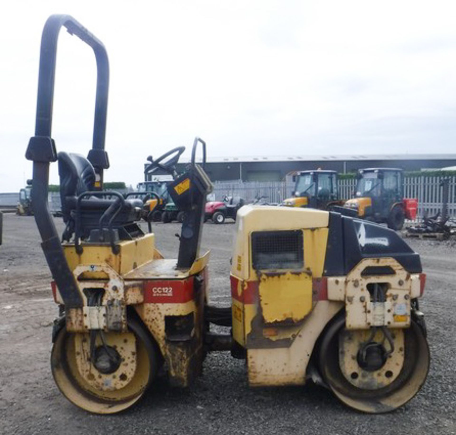 2002 DYNOPAC double drum roller. Service history. Reg No SL02 HSA. 2000hrs (not verified) - Bild 9 aus 14