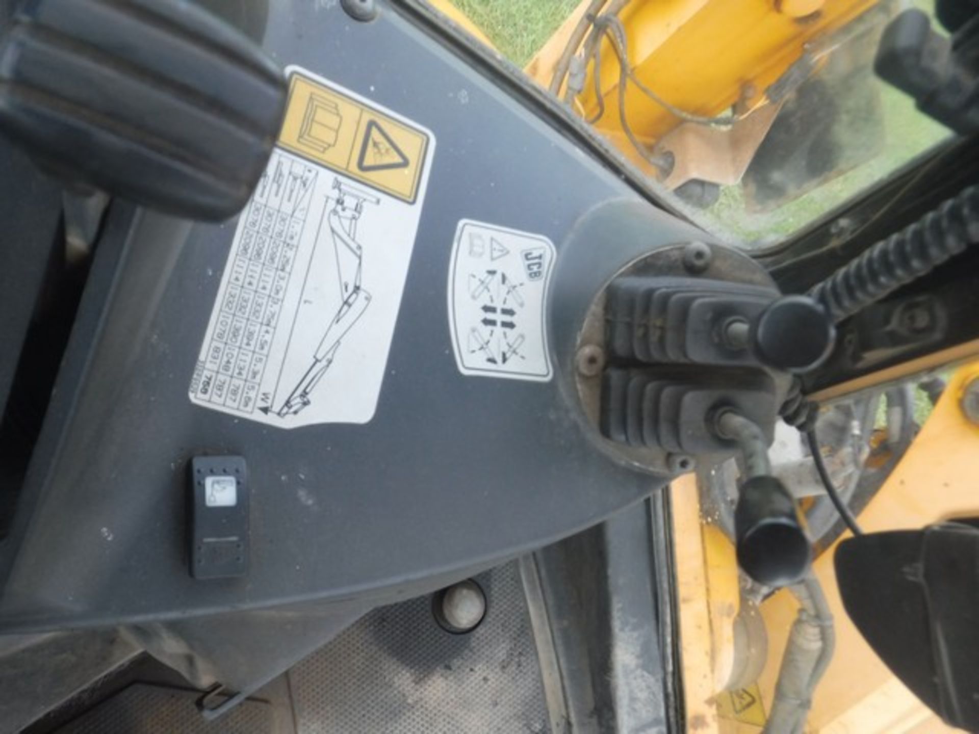 2009 JCB 3CX Contractor backhoe loader. Reg No SN09 ATO S/N JCB3CXPCP91348485. 1063hrs (not verifie - Bild 19 aus 22