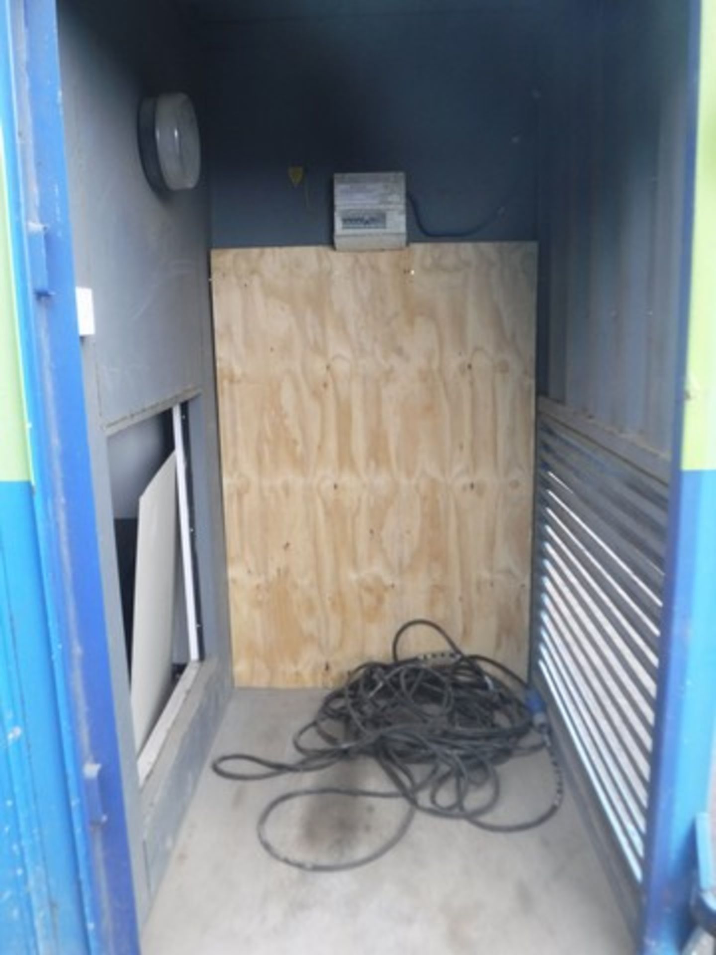 24ft OFFICE with small store & chemical toilet. S/N DF5577. No 27. - Bild 7 aus 8