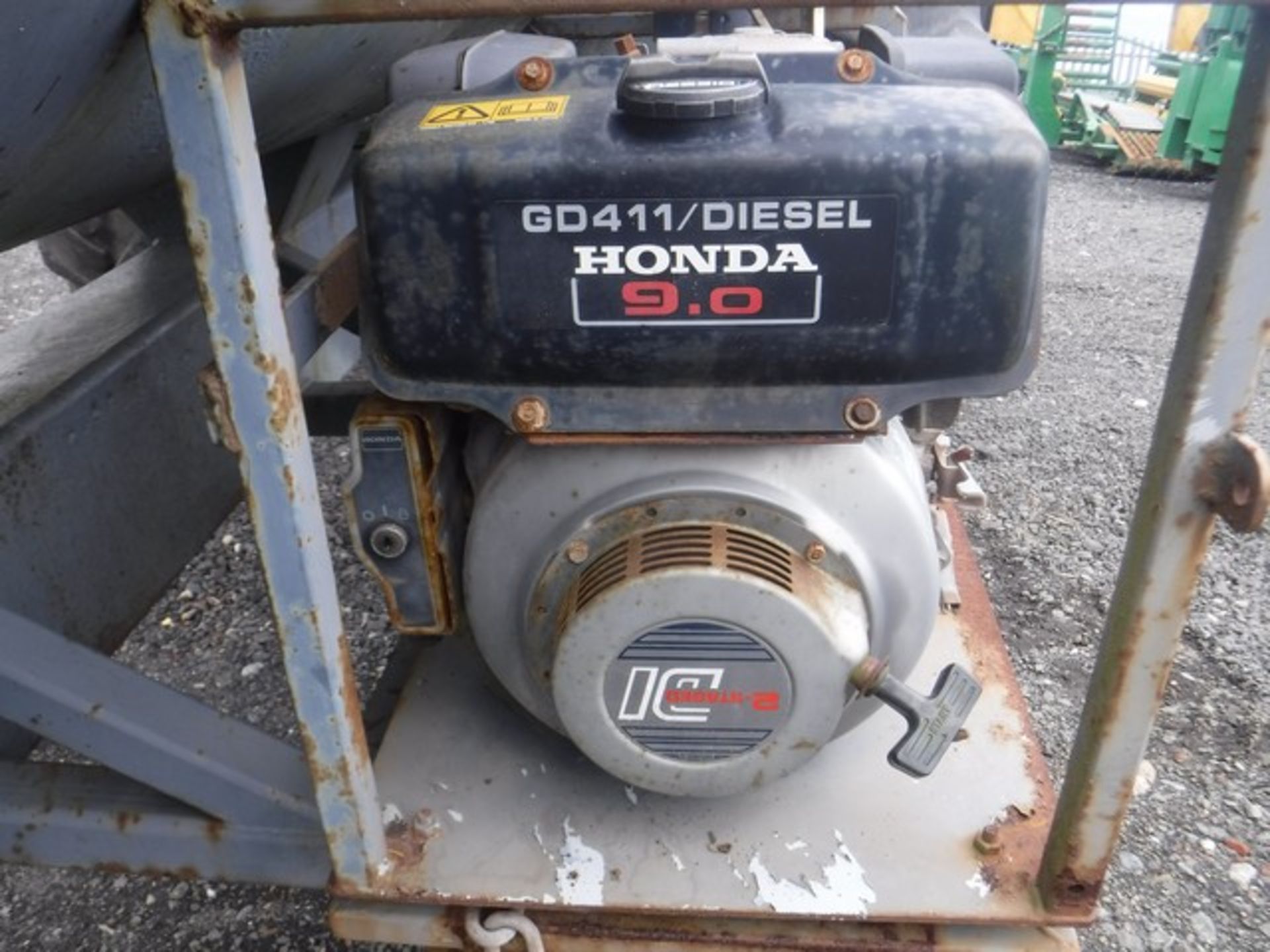 WATER BOWSER trailer, c/w GD411 diesel Honda engine. Tow hitch has been repaired. - Bild 3 aus 11