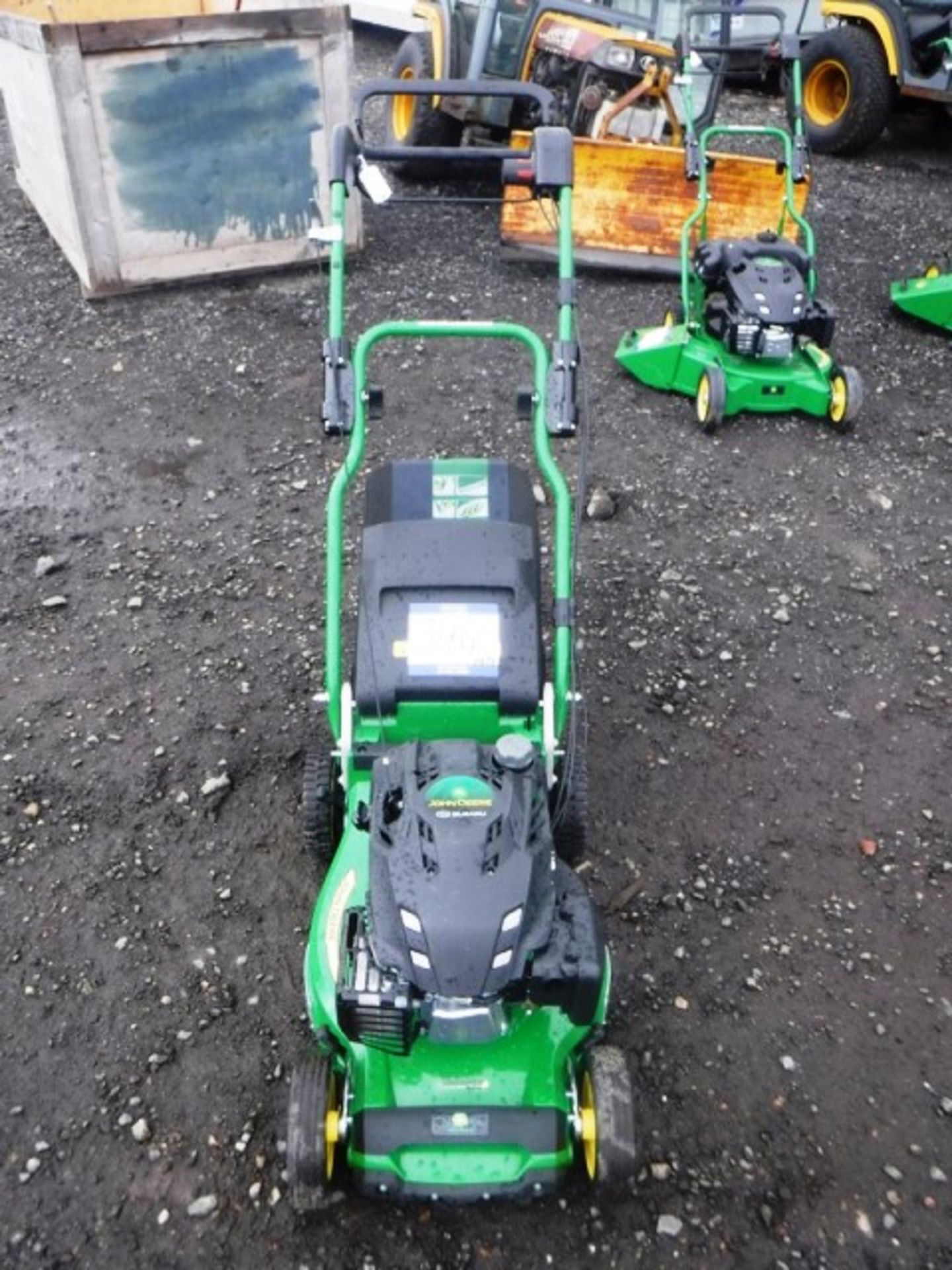 2016 JOHN DEERE PRO47V lawn mower. S/N 1SA1487XJG0000934