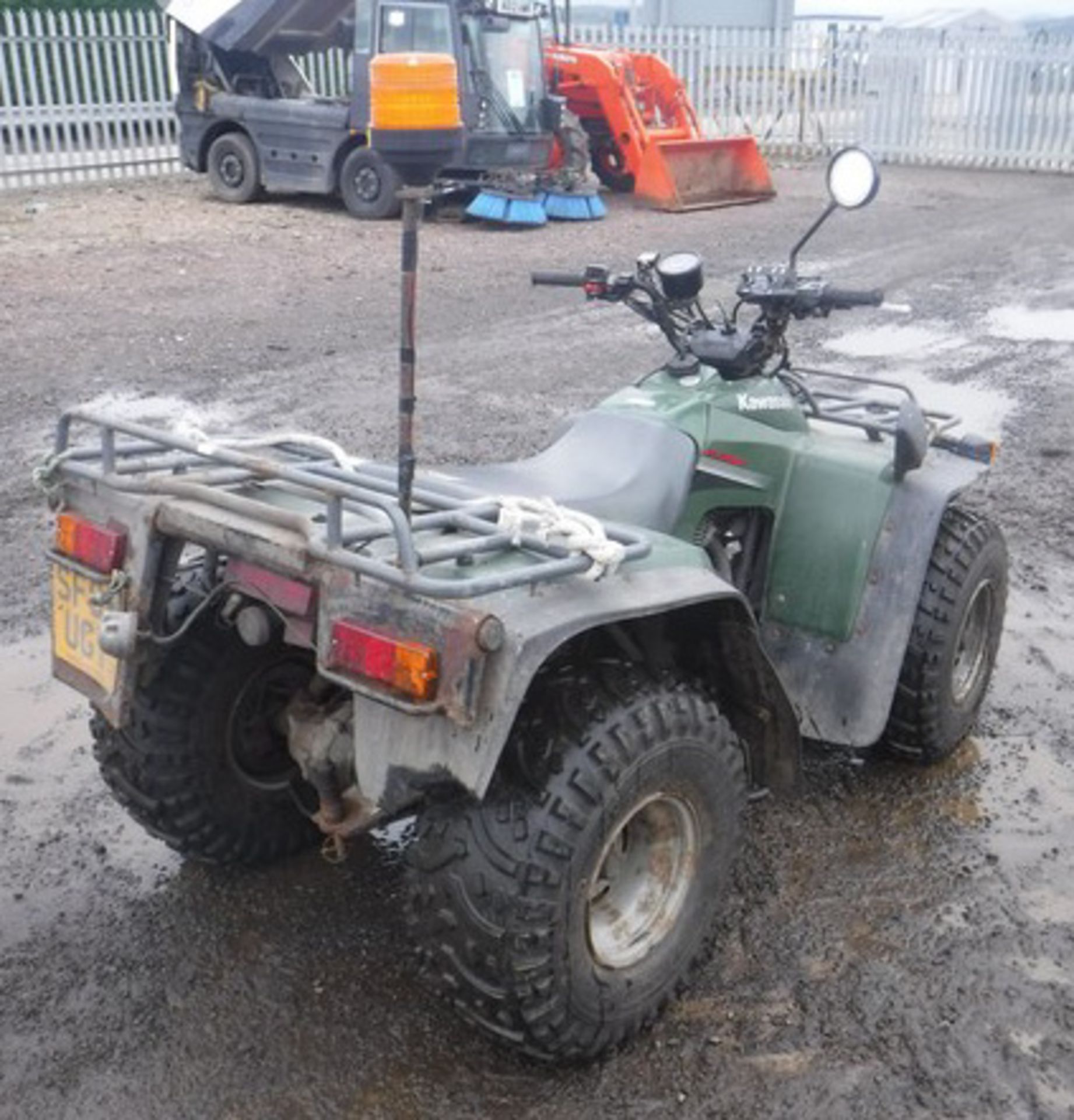 KAWASAKI KLF300 quad. Dual mode differential. Reg - SF06UGY. 8065hrs (not verified) Asset - GS060390 - Image 6 of 10