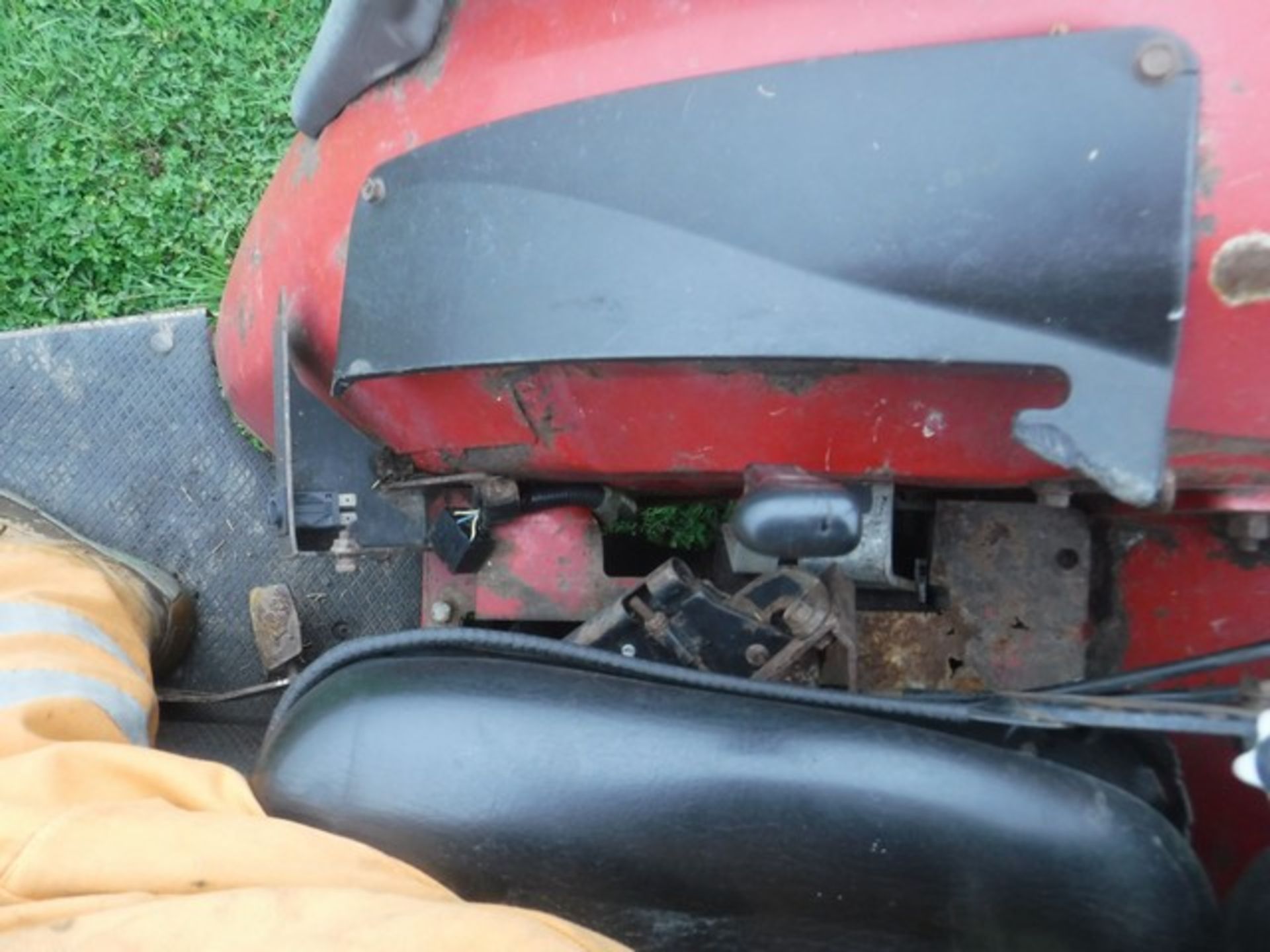 2012 SHIBAURA ST-333 compact tractor. S/N 31334, 2436hrs (not verified) CE Marked - document in offi - Bild 7 aus 9