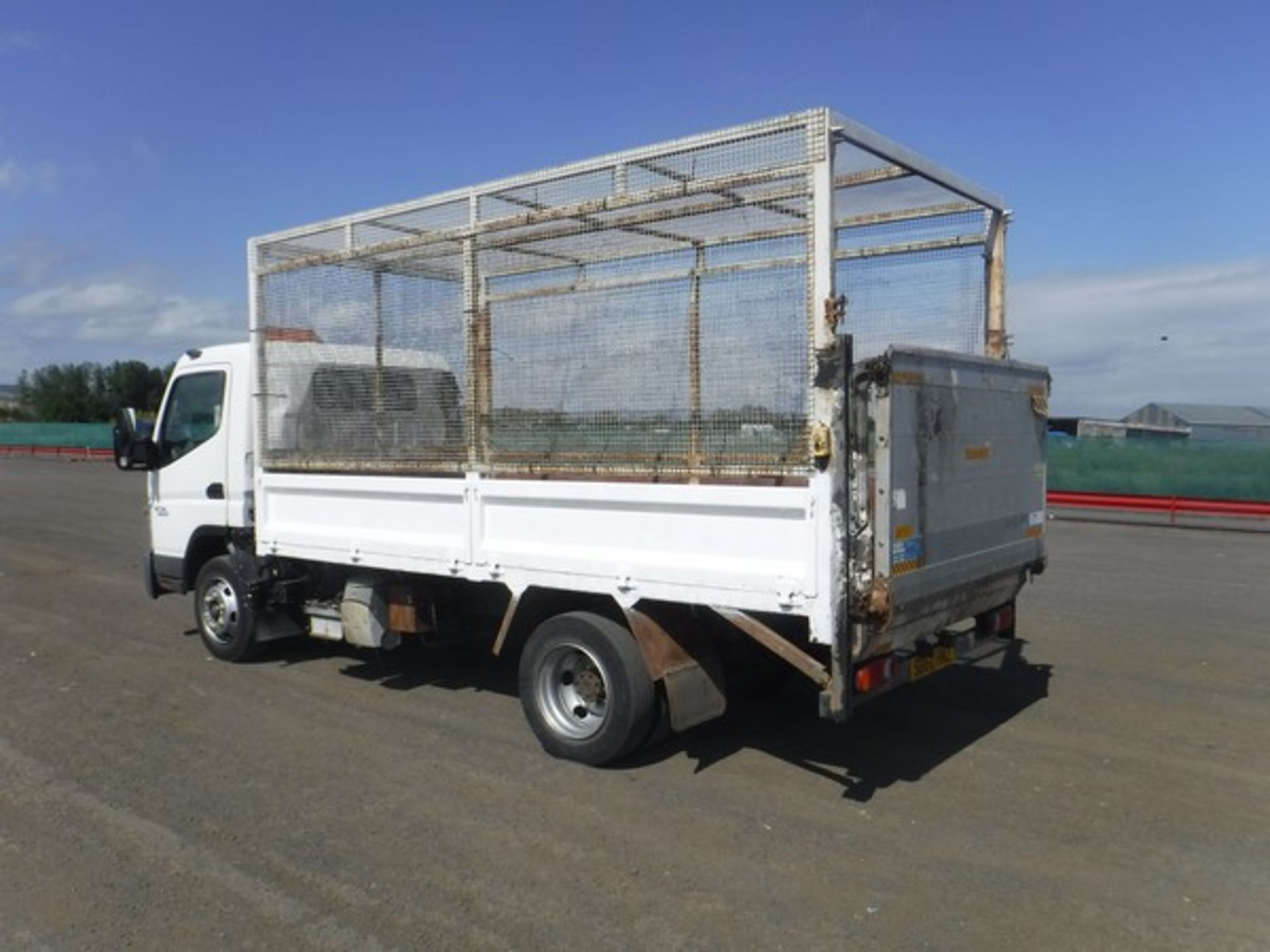 MITSUBISHI FUSO CANTER - 4950cc - Image 15 of 17