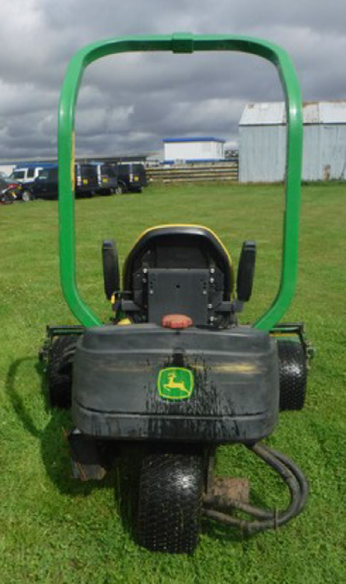 JOHN DEERE ride on lawn mower. Model 2653B. Triple deck. 2373hrs (not verified). Asset - C50904103 - Bild 7 aus 12