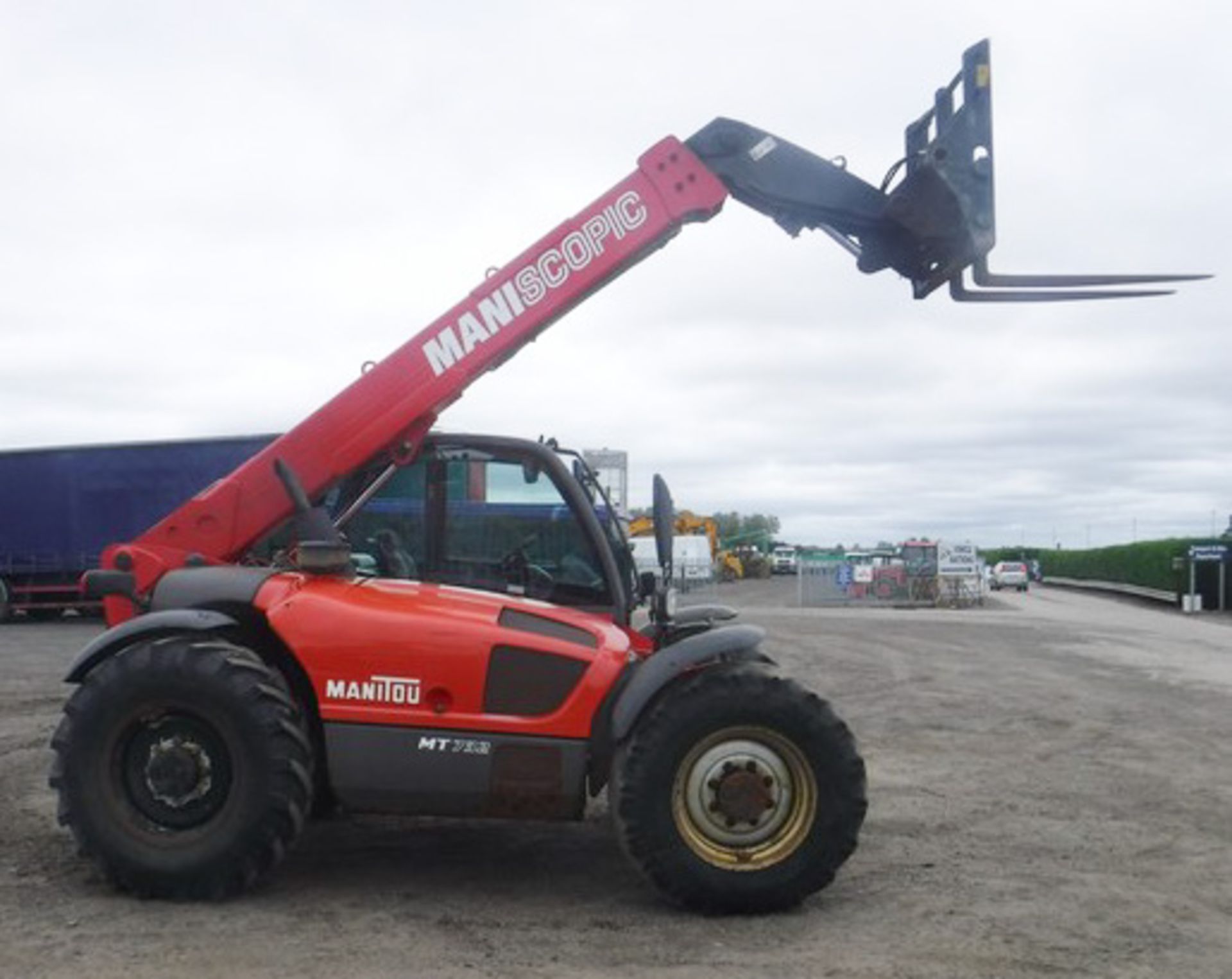2011 MANITOU Model - MT732. Series E-E3. S/N 903104. 7mtrs. 2491hrs (not verified) - Image 10 of 15