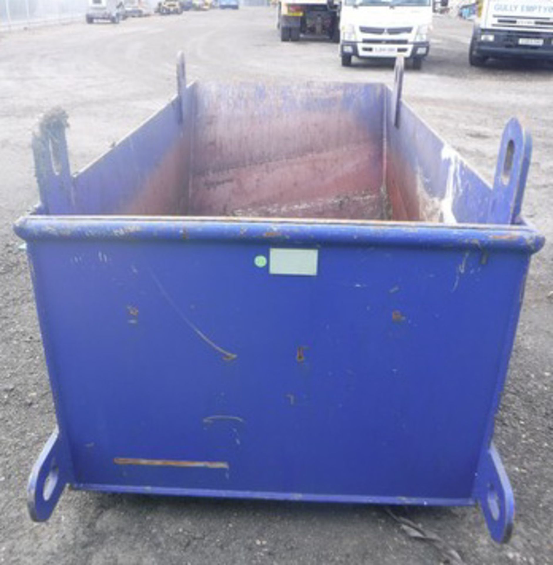 TIPPING skip - Image 3 of 4