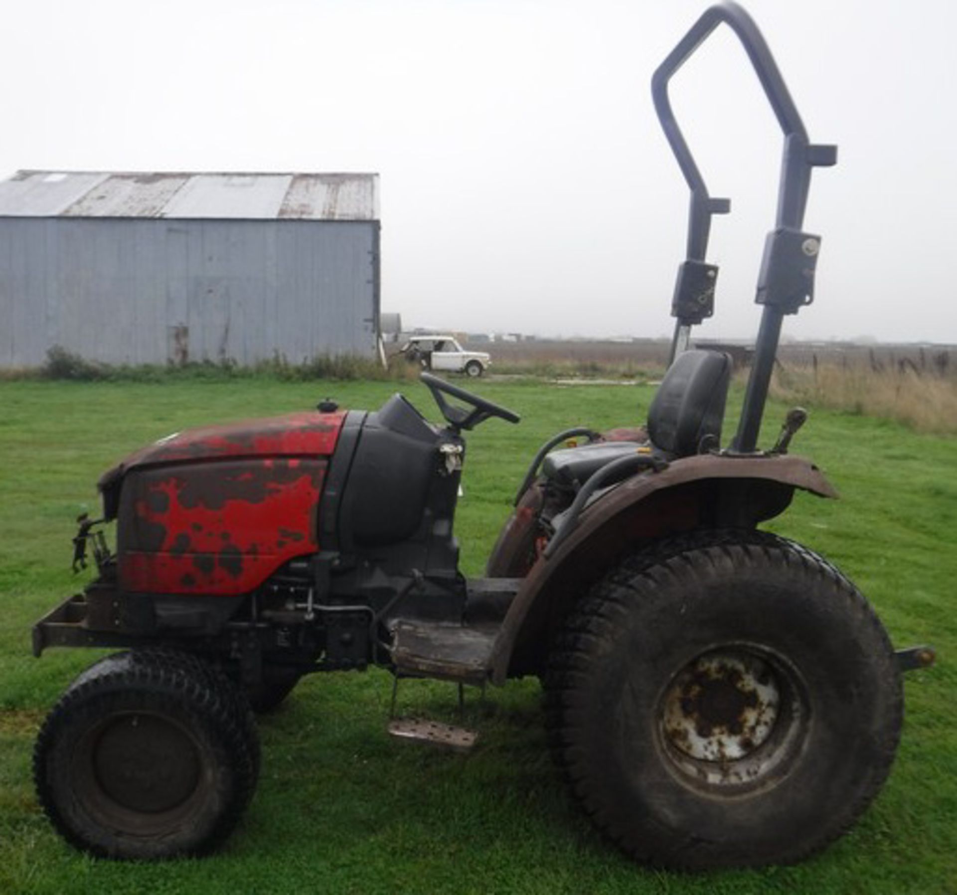 2011 SHIBAURA ST-333 compact tractor. S/N 21108, 2317hrs (not verified) - Bild 8 aus 12