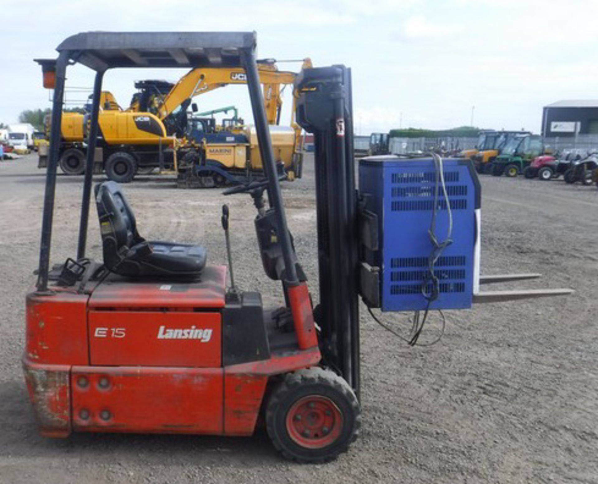 1993 LANSING LINDE E15 1.5 electric forklift (24v). S/N 324D02118015. 455hrs (not verified). C/W chl - Image 10 of 15