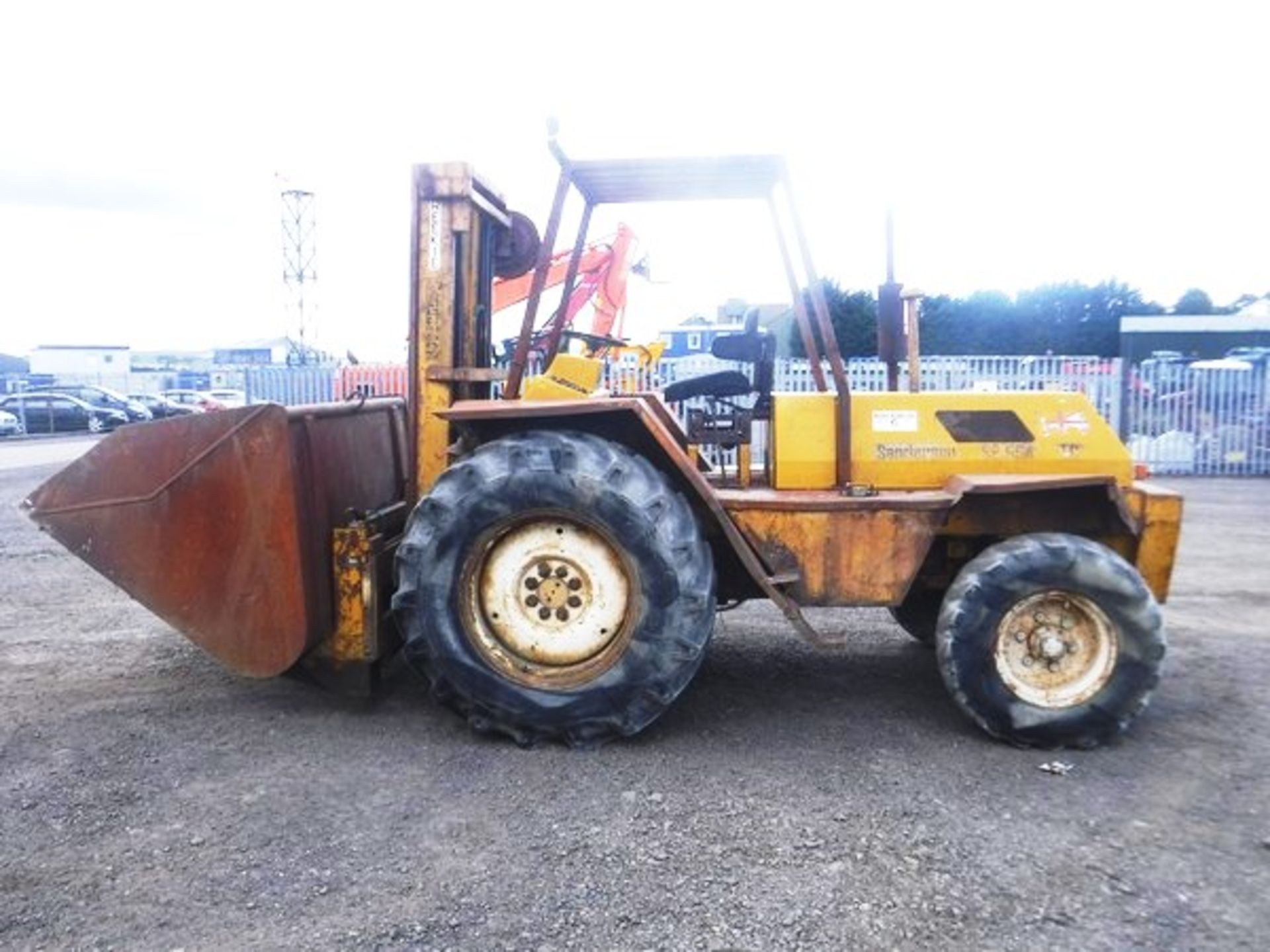 SANDERSON SB554TC forklift with bucket. S/N F041818 - Image 8 of 16