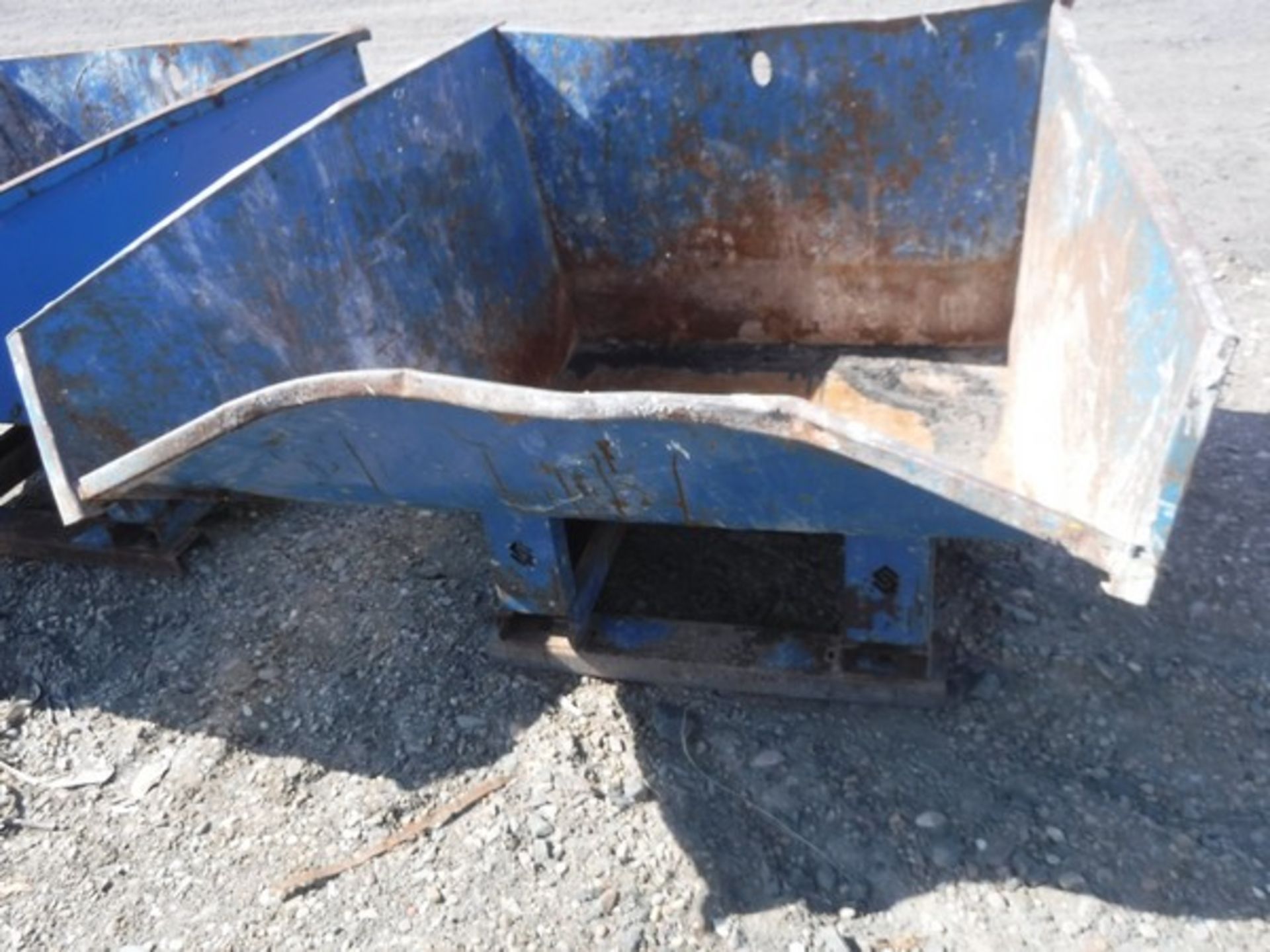 2015 CONQUIP FA800C01200. tipping skip. S/N CQ45588. Capacity 1200 ltrs. Weight 180kgs - Bild 3 aus 5