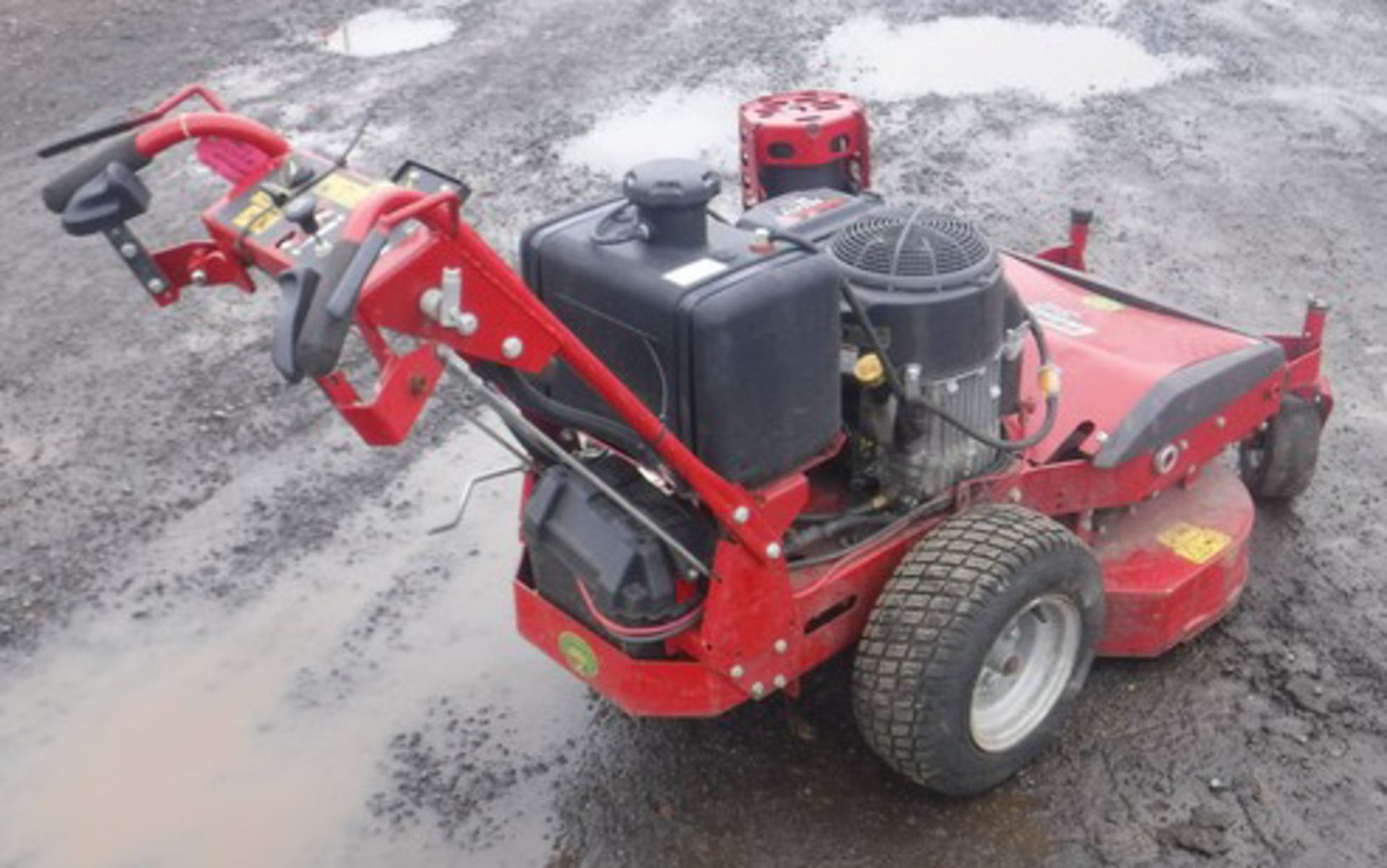 FERRIS 32" cut walk behind mower with Kawasaki FS541V engine. Model - 5900544, S/N 2017035693. Asset - Image 3 of 7