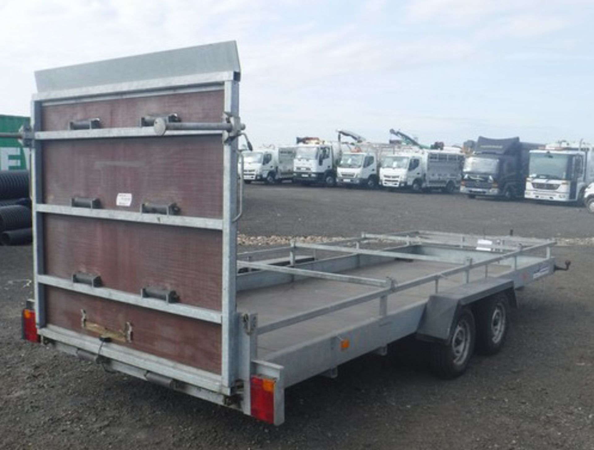 2003 INDESPENSION 18' X 6' twin axle trailer c/w 5' ramp. Max gross weight 2000kgs. VIN 076764. Asse - Image 6 of 10