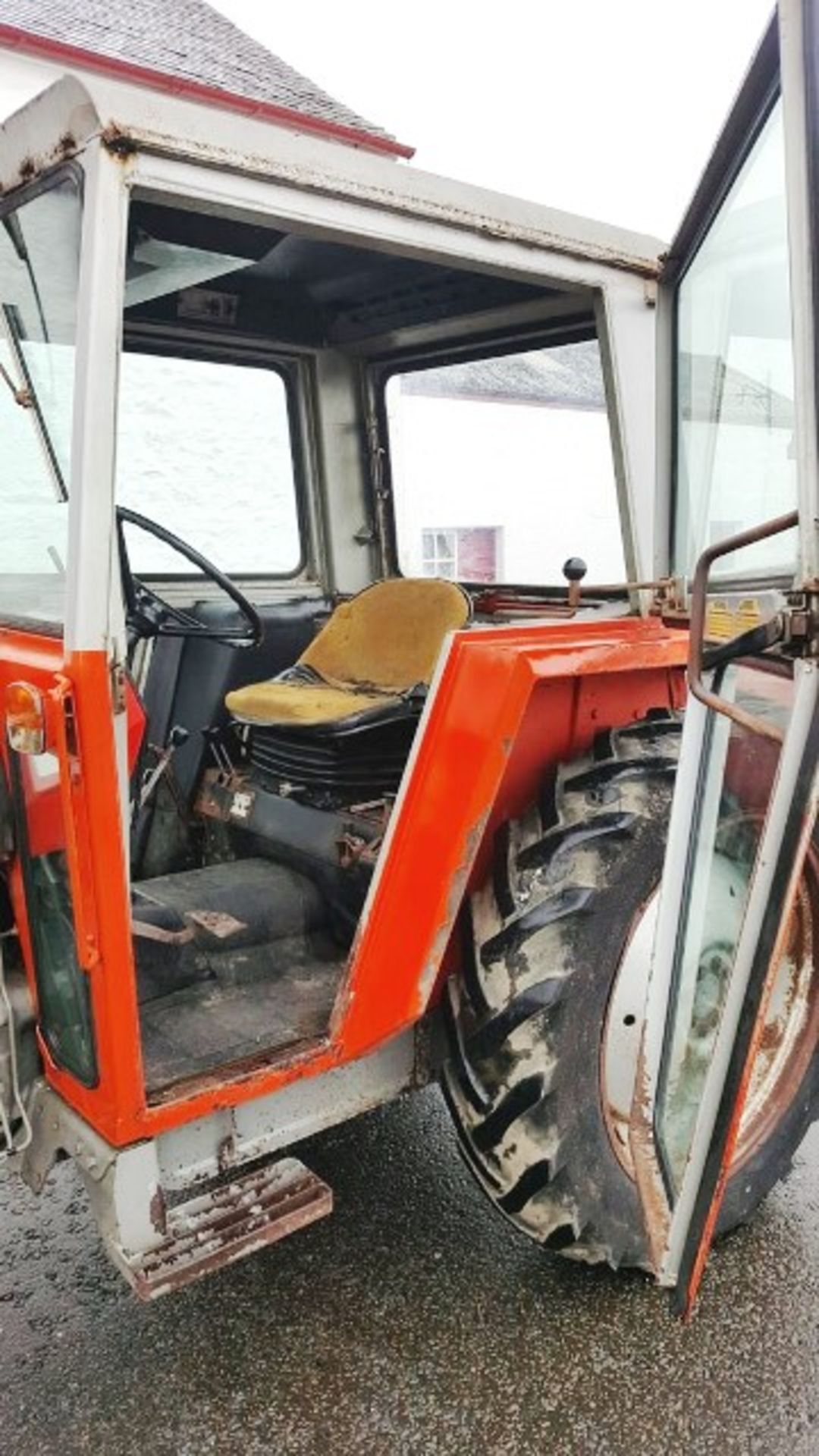 1979 MASSEY FERSUSON 550 tractor s/n 619197. Reg No OIA 804. 863hrs (not verifed) - Image 5 of 7